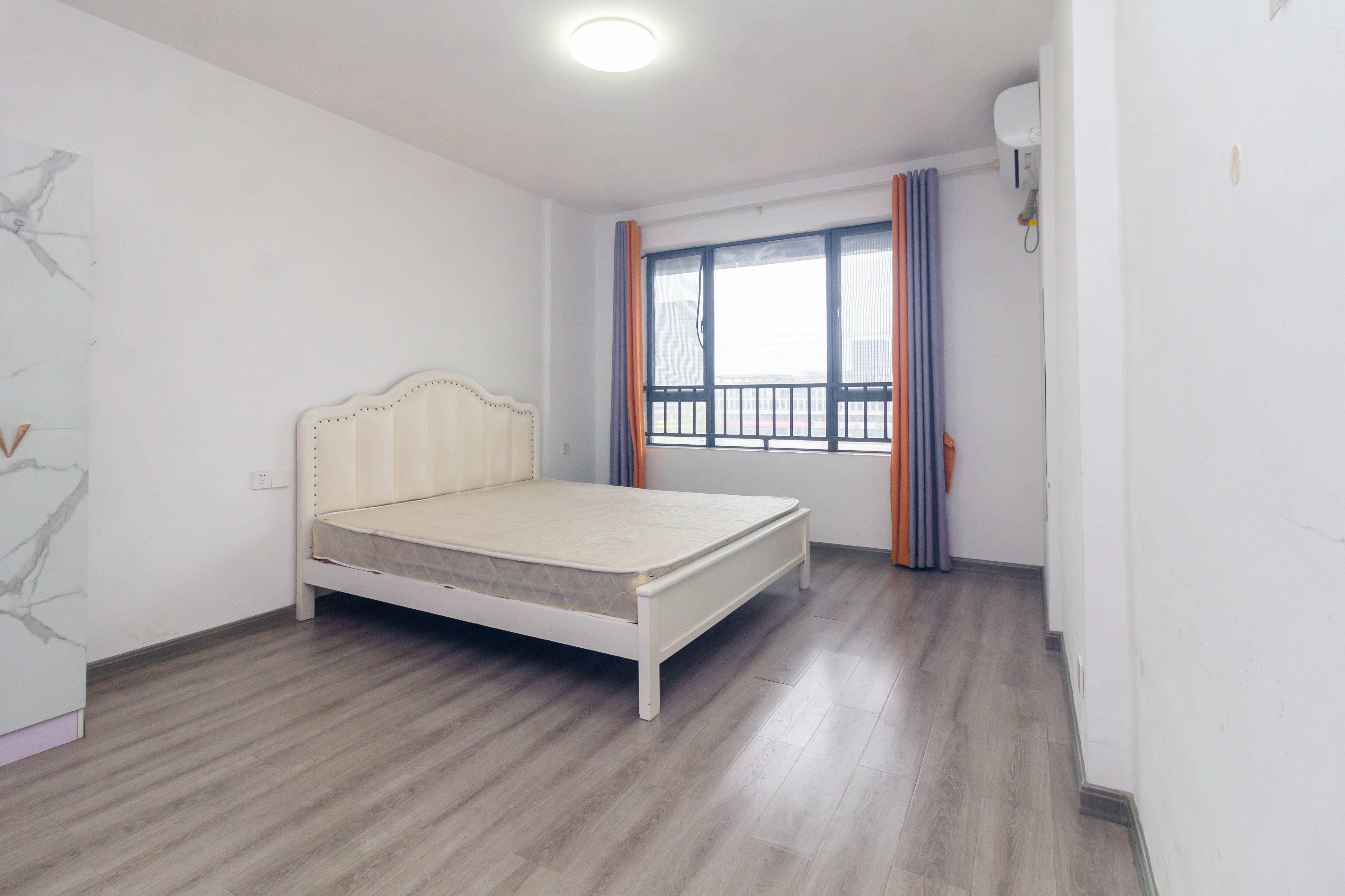 中交中央公园D5区 3室2厅2卫 139.8万 中交中央公园D5区 3室2厅2卫 139.8万卧室