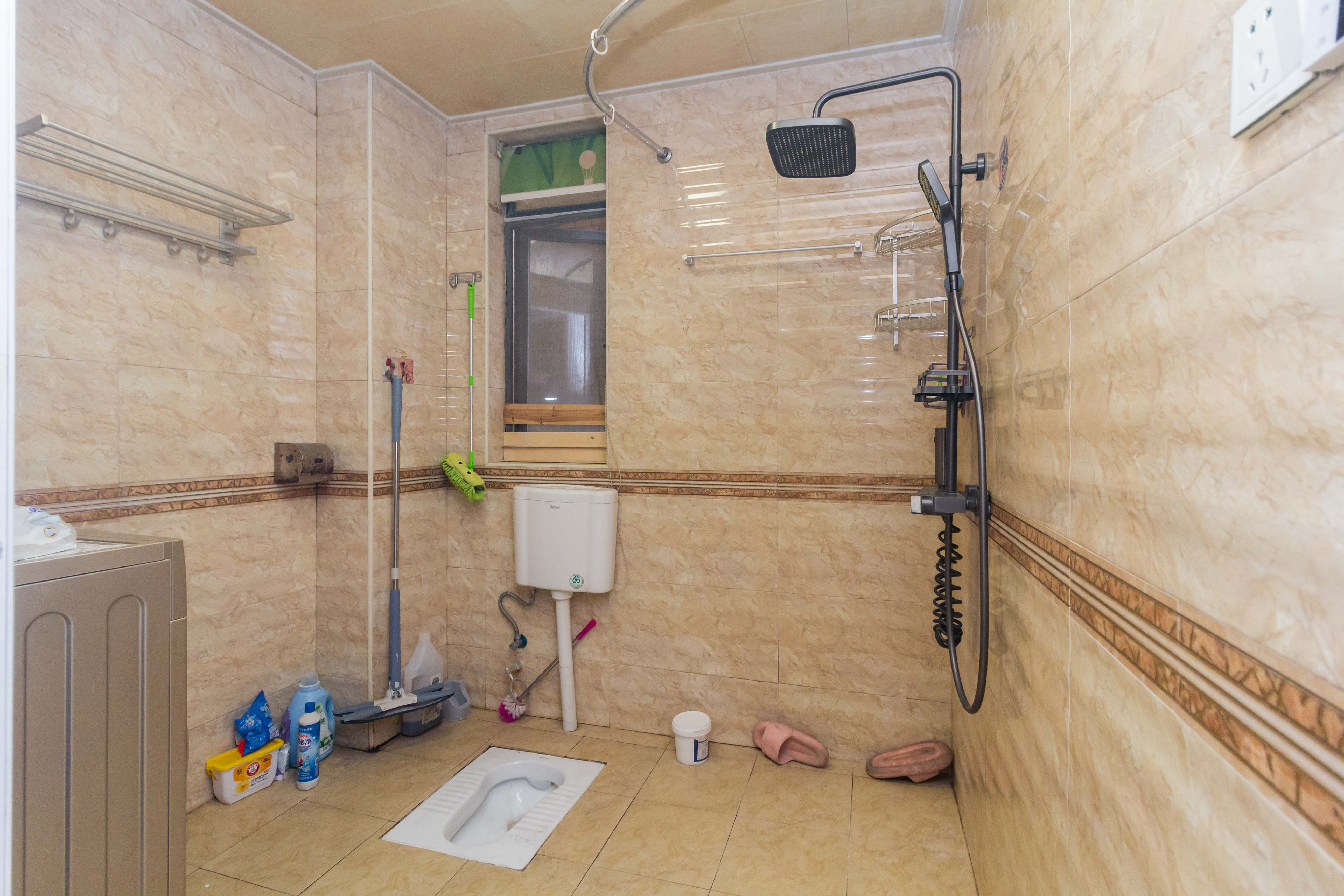 中国铁建国际城一期  2室2厅1卫    43.8万 中国铁建国际城一期  2室2厅1卫    43.8万卫生间