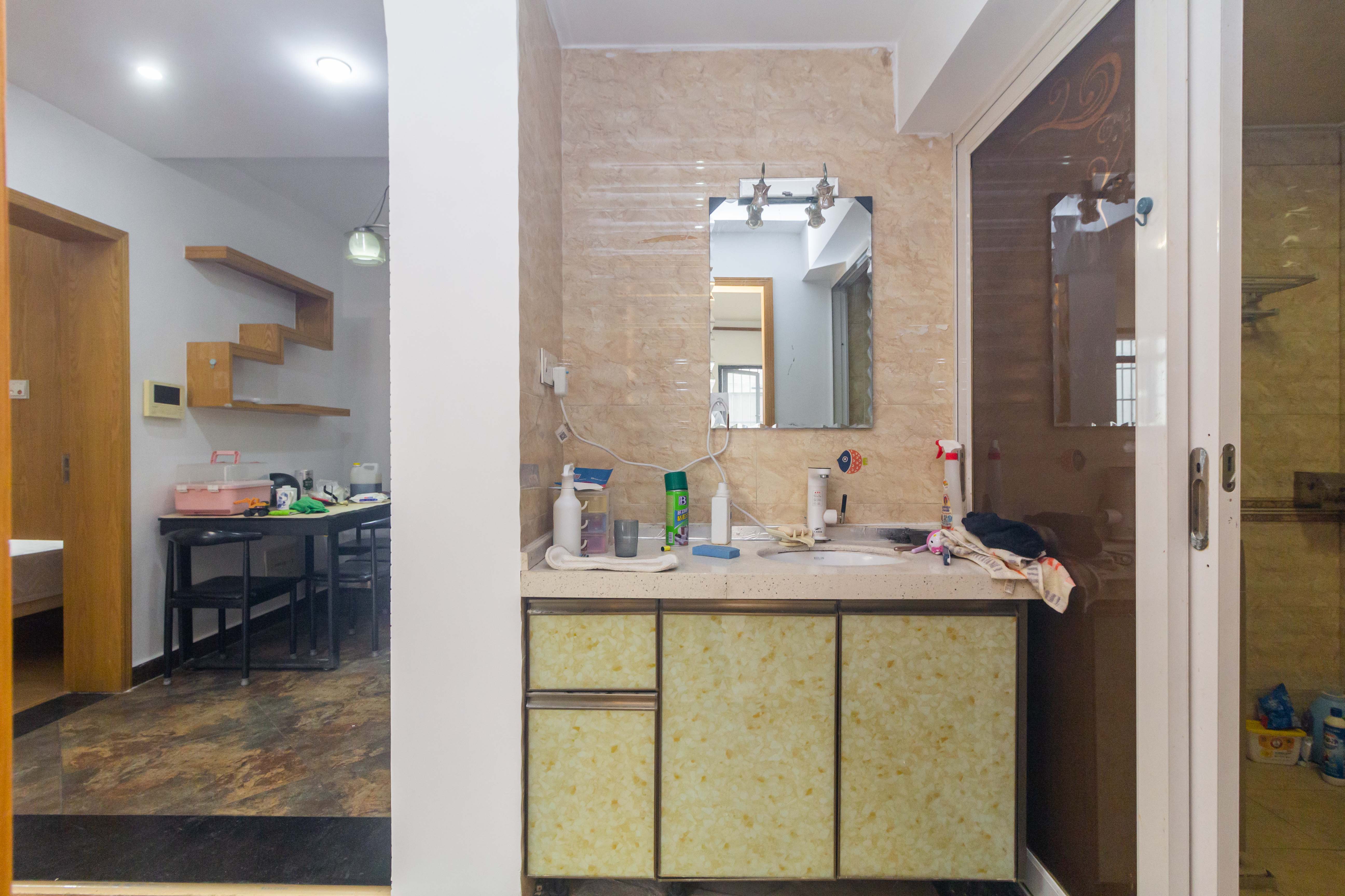 中国铁建国际城一期  2室2厅1卫    43.8万 中国铁建国际城一期  2室2厅1卫    43.8万卫生间