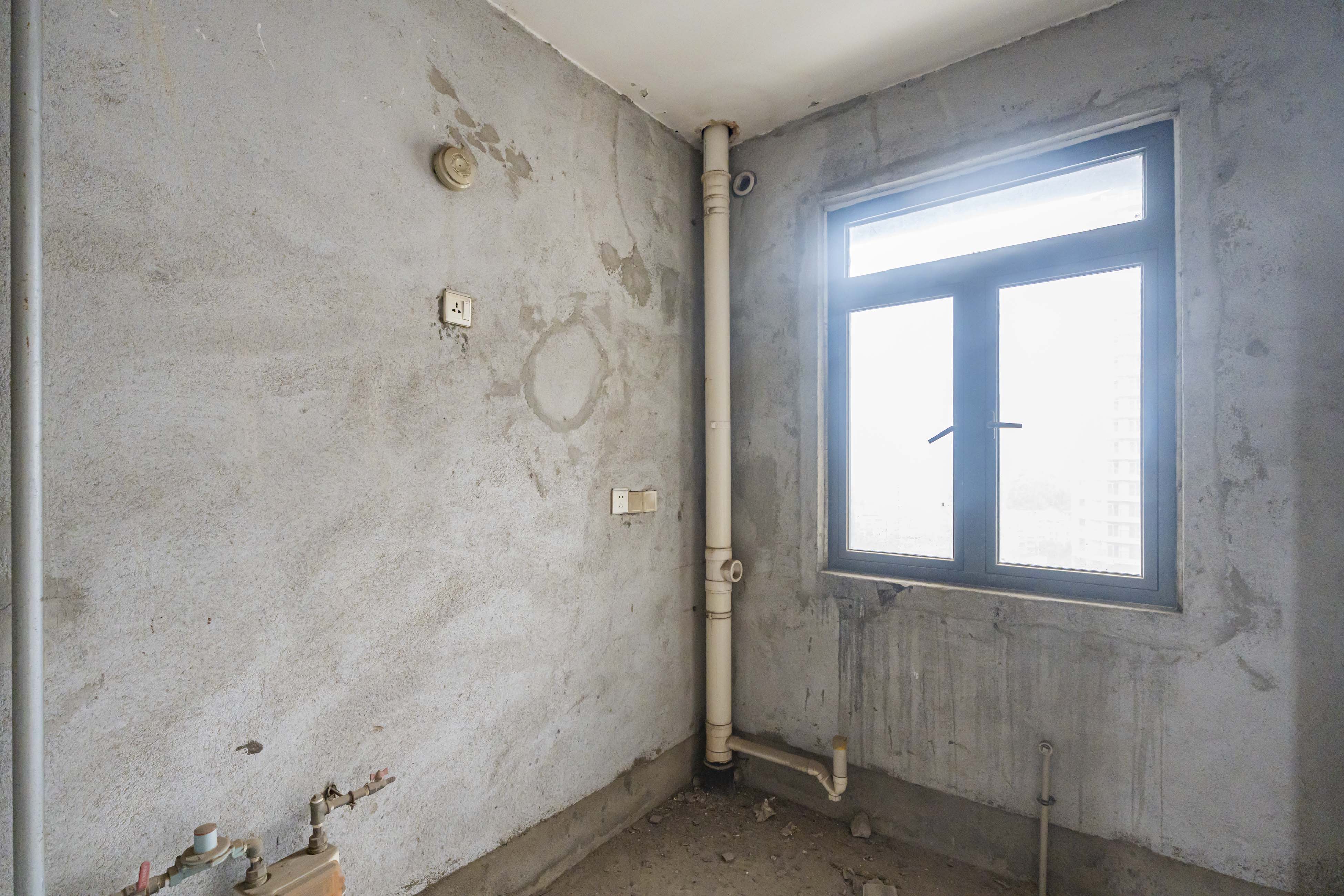 藏珑湖上国际花园 4室2厅2卫 138.0万 藏珑湖上国际花园 4室2厅2卫 138.0万厨房