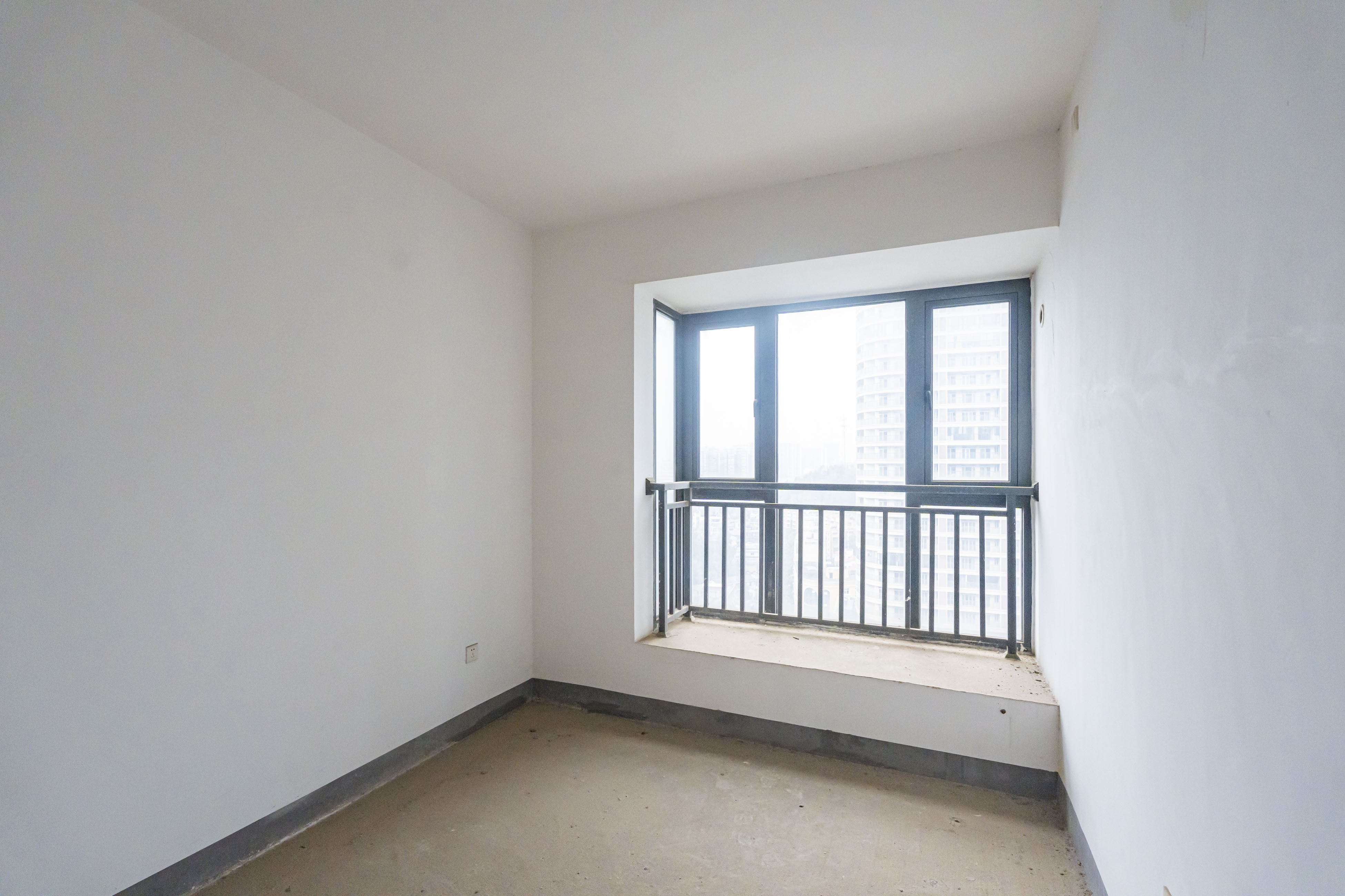 藏珑湖上国际花园 4室2厅2卫 138.0万 藏珑湖上国际花园 4室2厅2卫 138.0万卧室