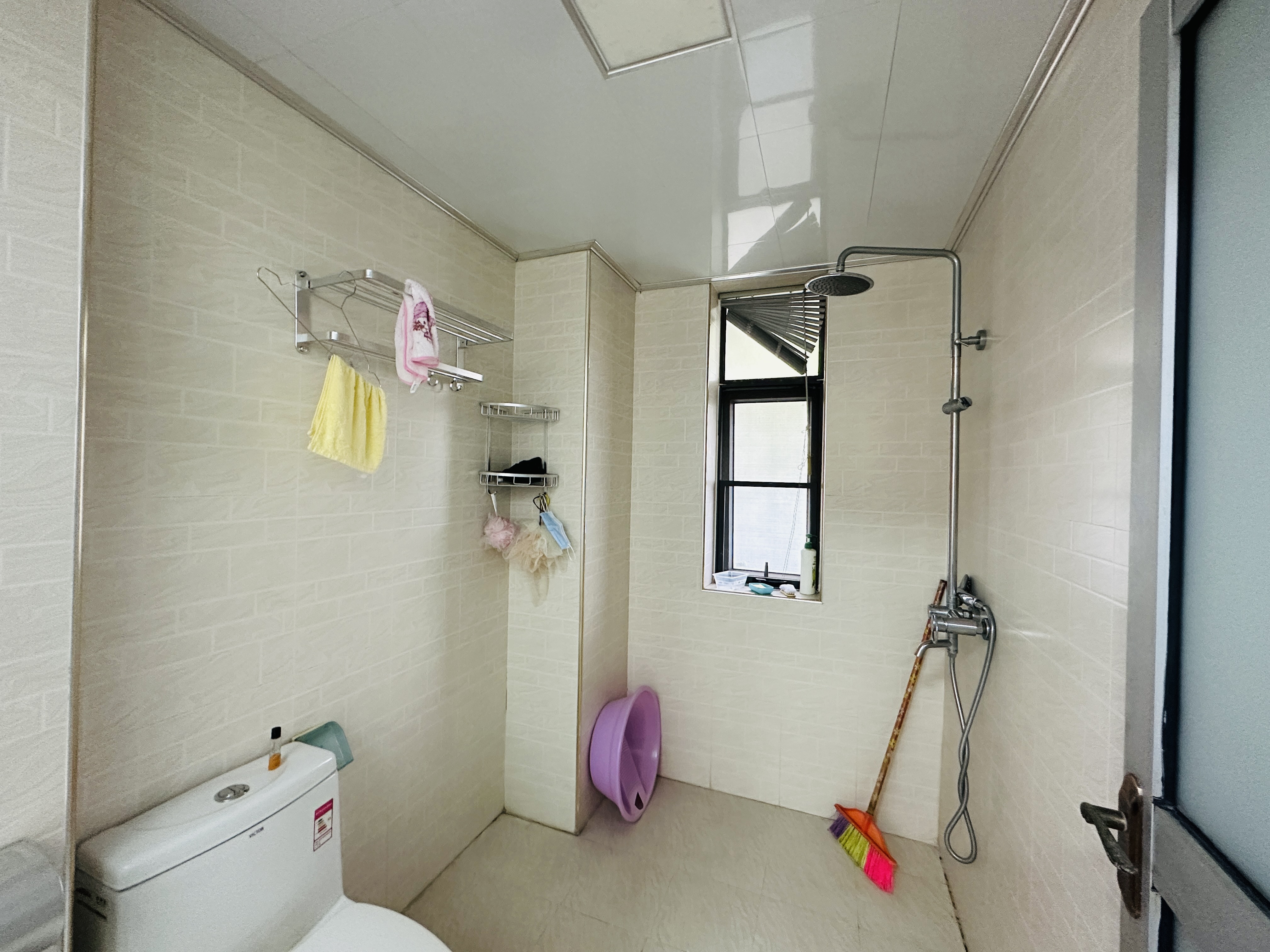 恒大海口文化旅游城 3室2厅2卫 180.0万 恒大海口文化旅游城 3室2厅2卫 180.0万卫生间