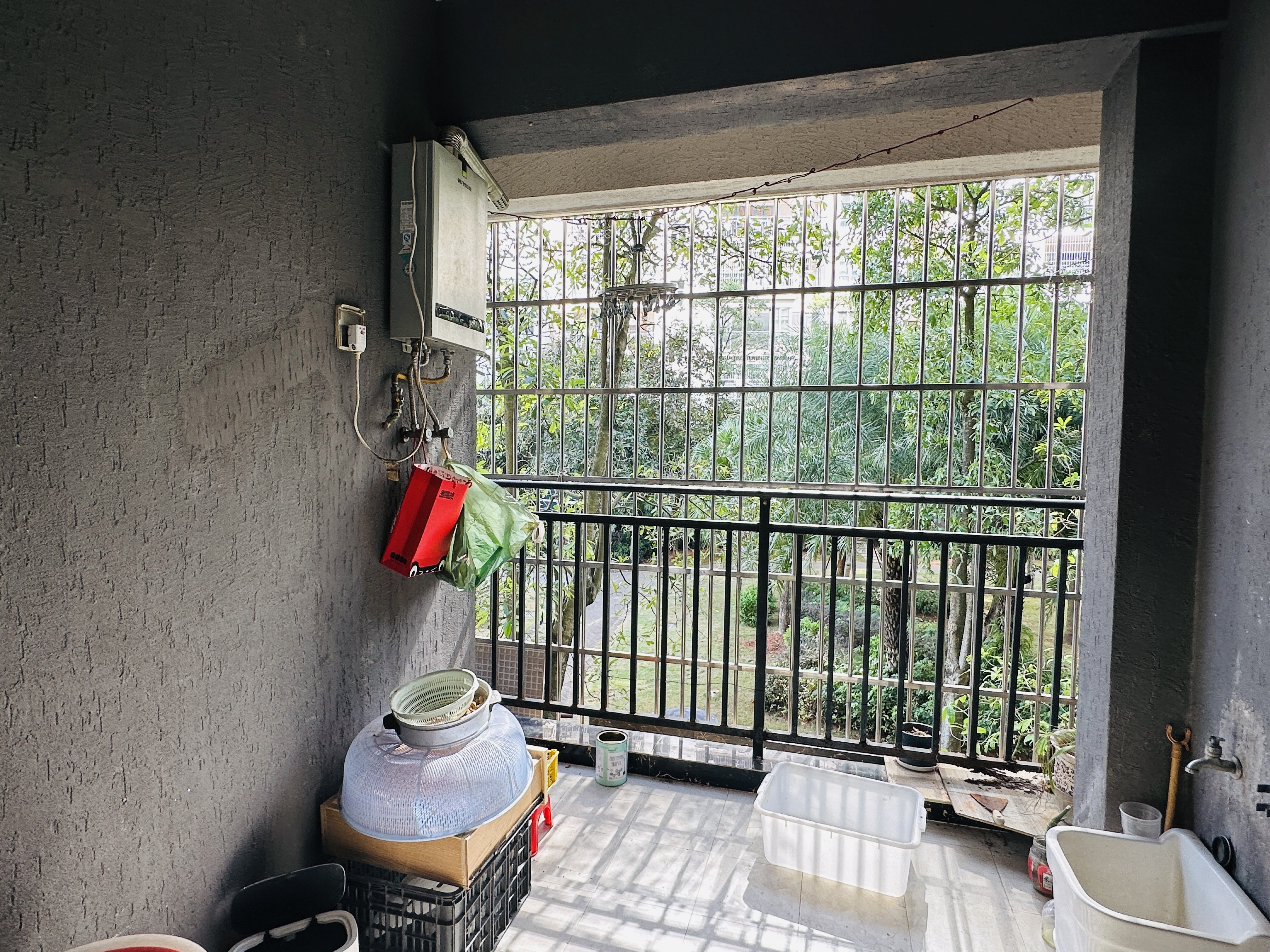 恒大海口文化旅游城 3室2厅2卫 180.0万 恒大海口文化旅游城 3室2厅2卫 180.0万阳台