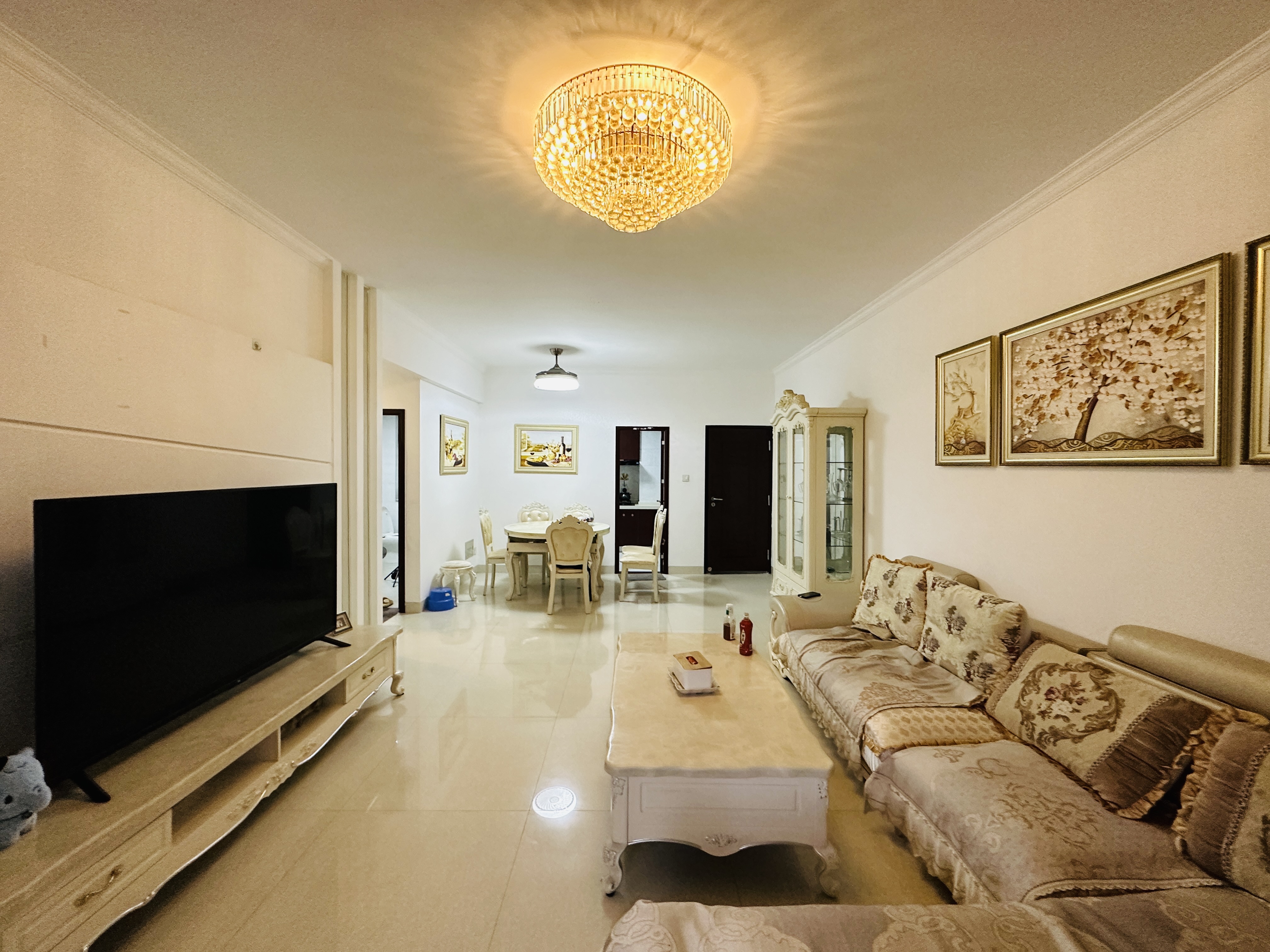 展兴高新花园 4室2厅2卫 240.0万 展兴高新花园 4室2厅2卫 240.0万客厅