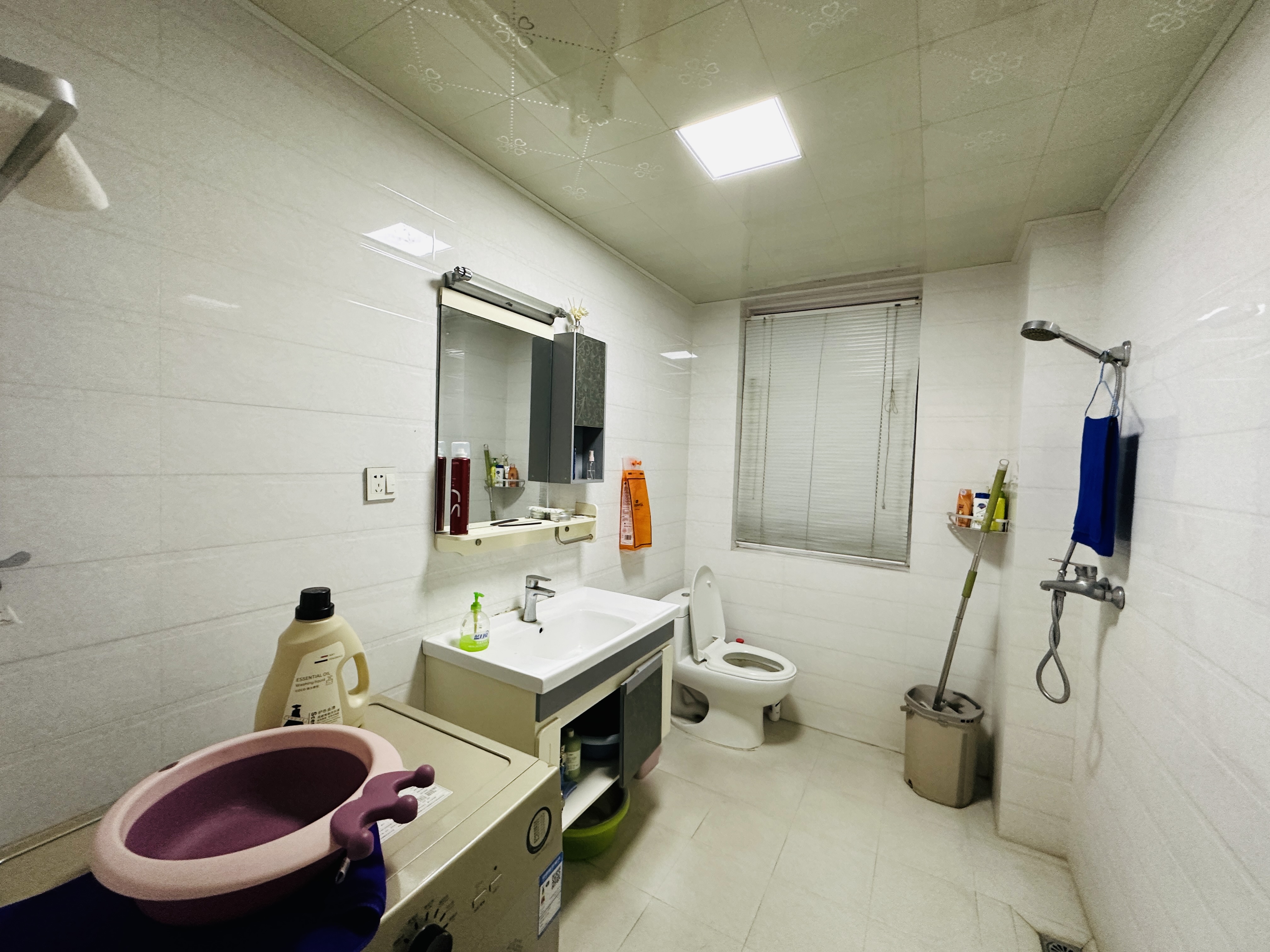 展兴高新花园 4室2厅2卫 240.0万 展兴高新花园 4室2厅2卫 240.0万卫生间