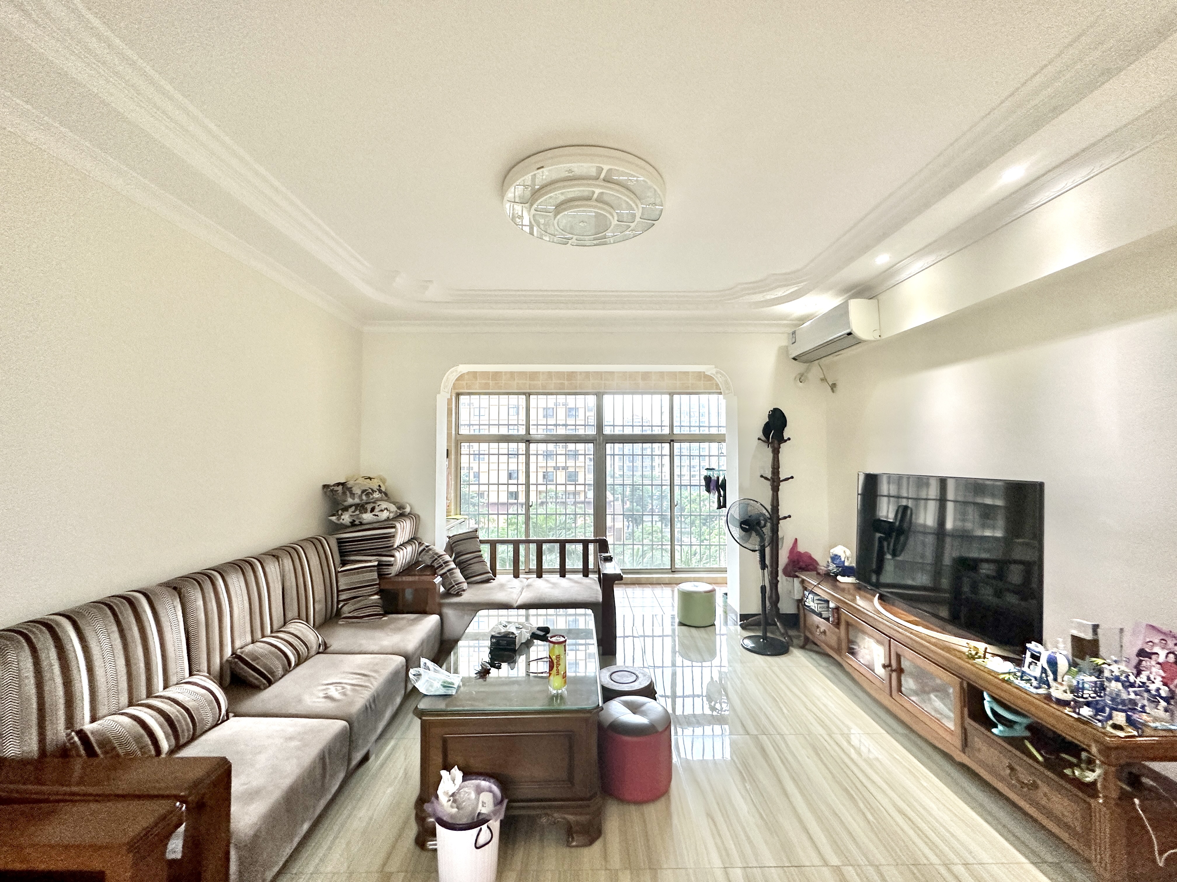 滨江新苑(一期A区) 3室1厅1卫 170.0万 滨江新苑(一期A区) 3室1厅1卫 170.0万客厅