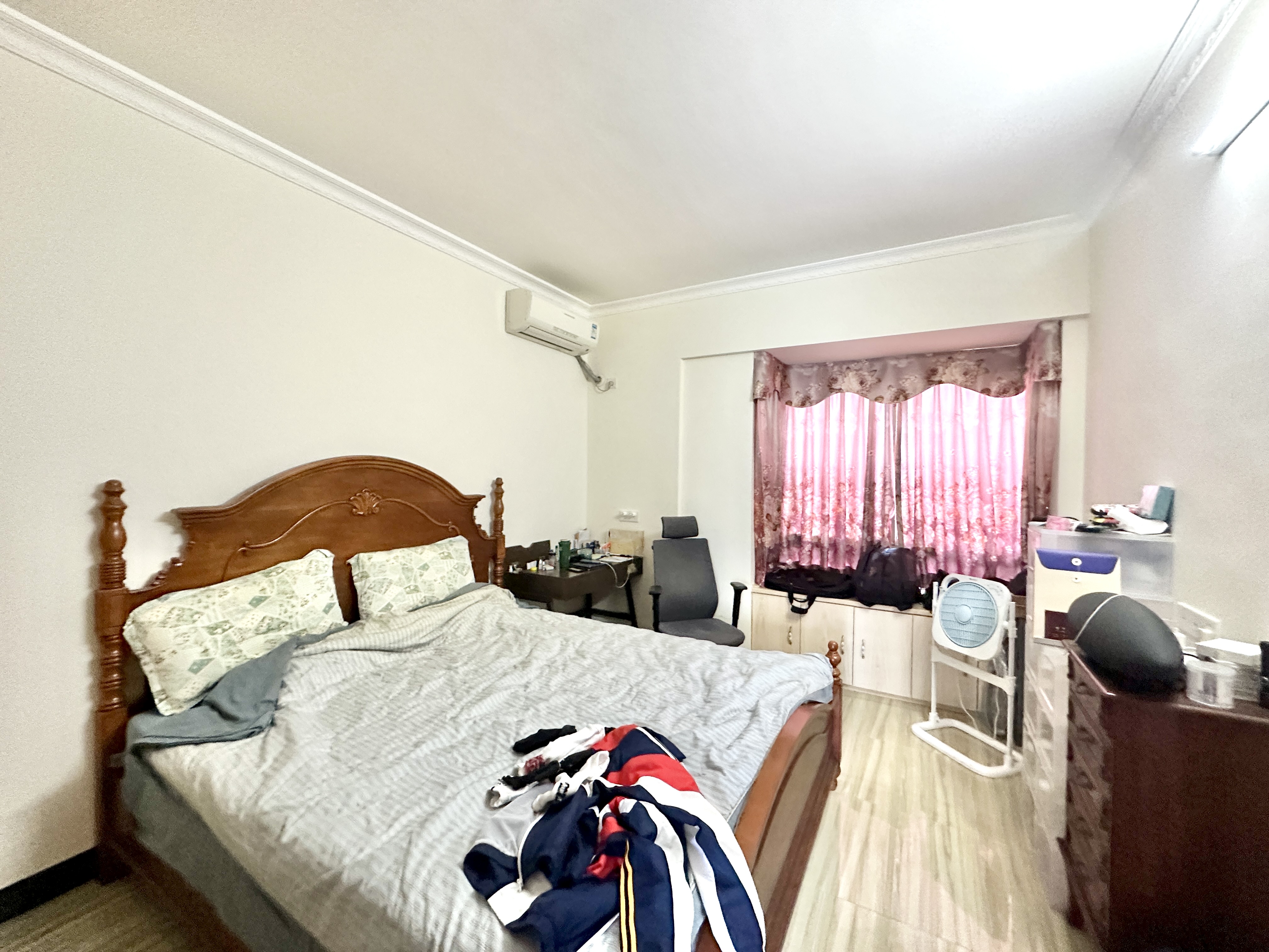 滨江新苑(一期A区) 3室1厅1卫 170.0万 滨江新苑(一期A区) 3室1厅1卫 170.0万卧室