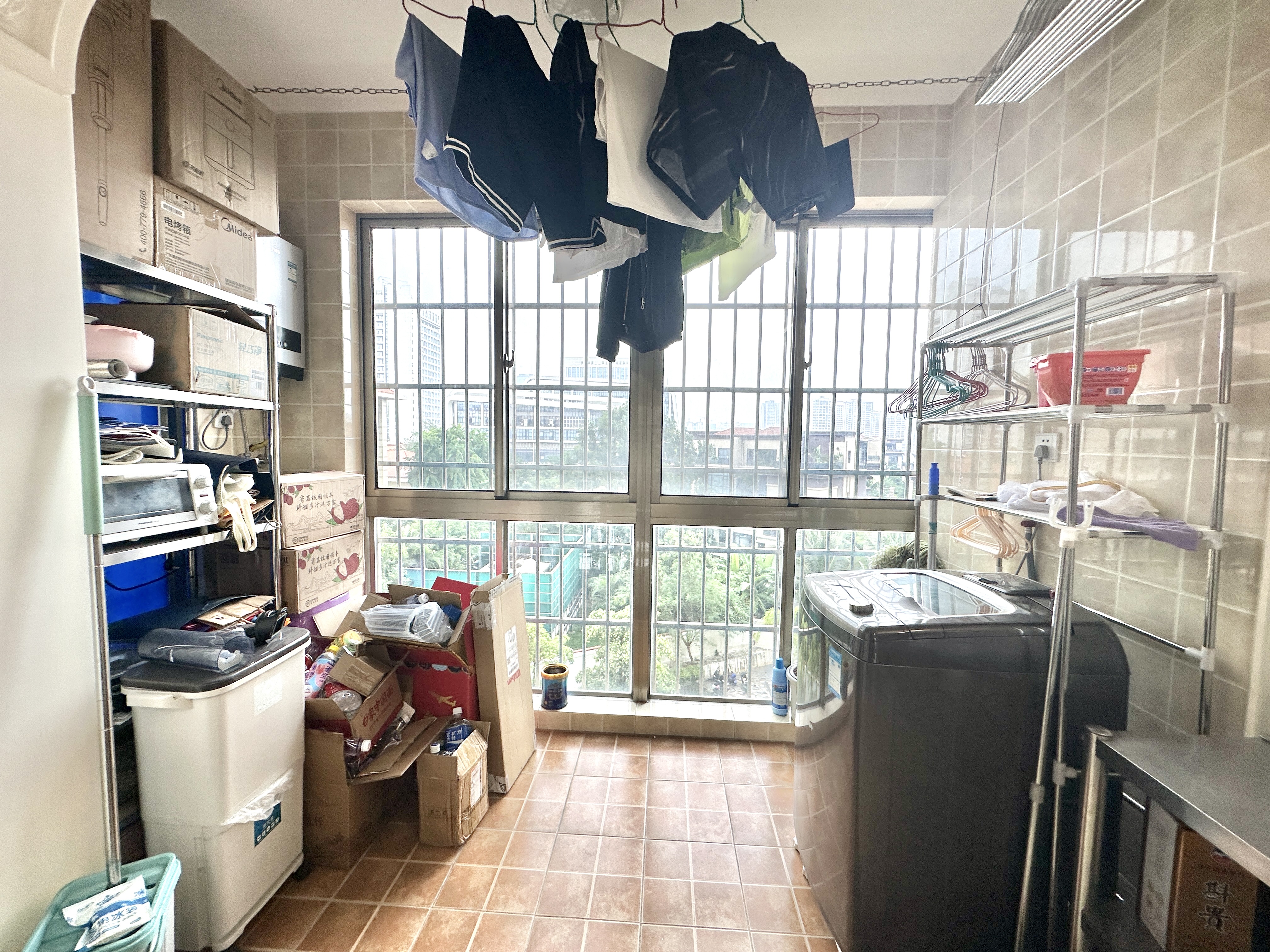 滨江新苑(一期A区) 3室1厅1卫 170.0万 滨江新苑(一期A区) 3室1厅1卫 170.0万阳台