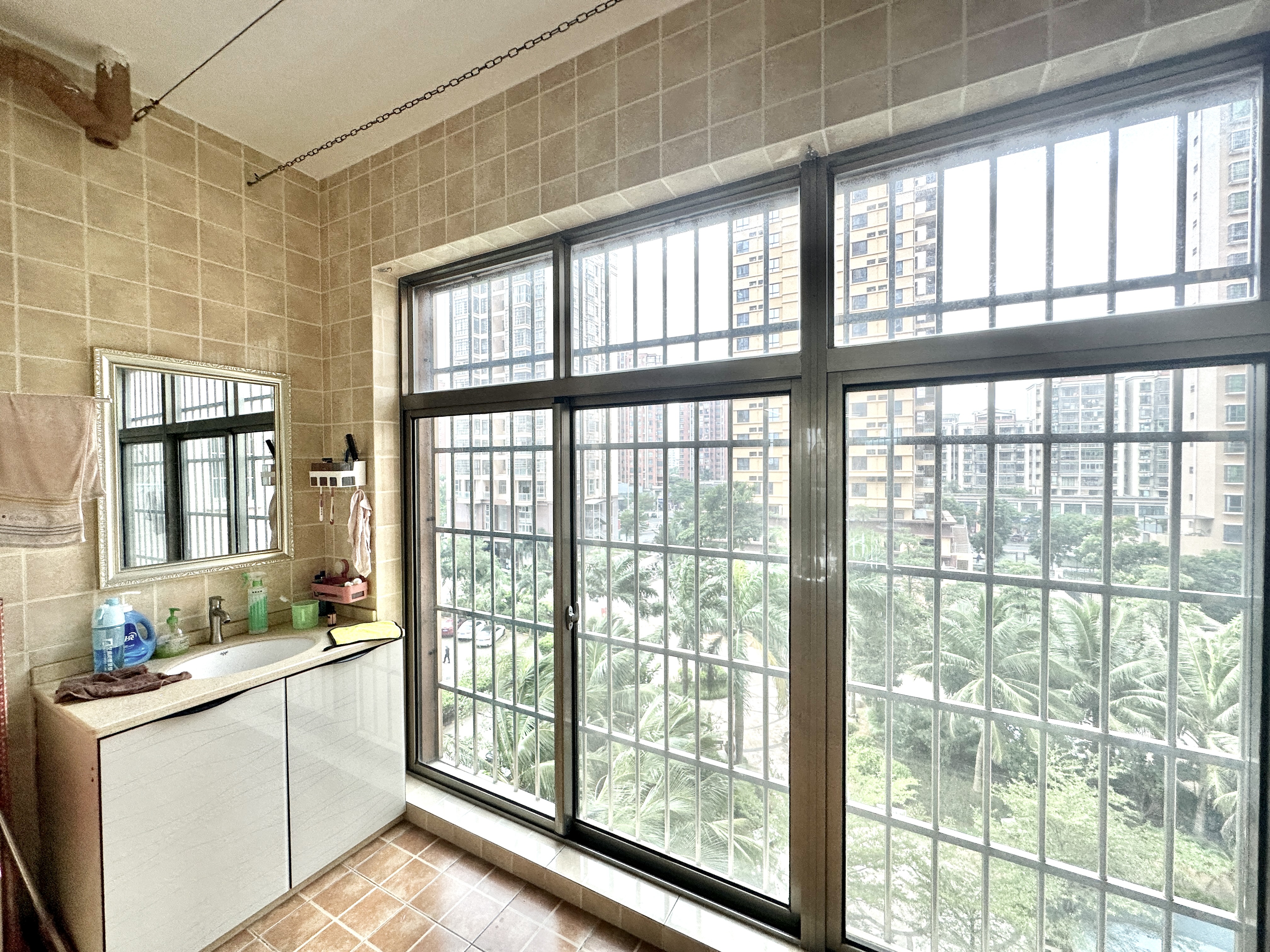 滨江新苑(一期A区) 3室1厅1卫 170.0万 滨江新苑(一期A区) 3室1厅1卫 170.0万阳台