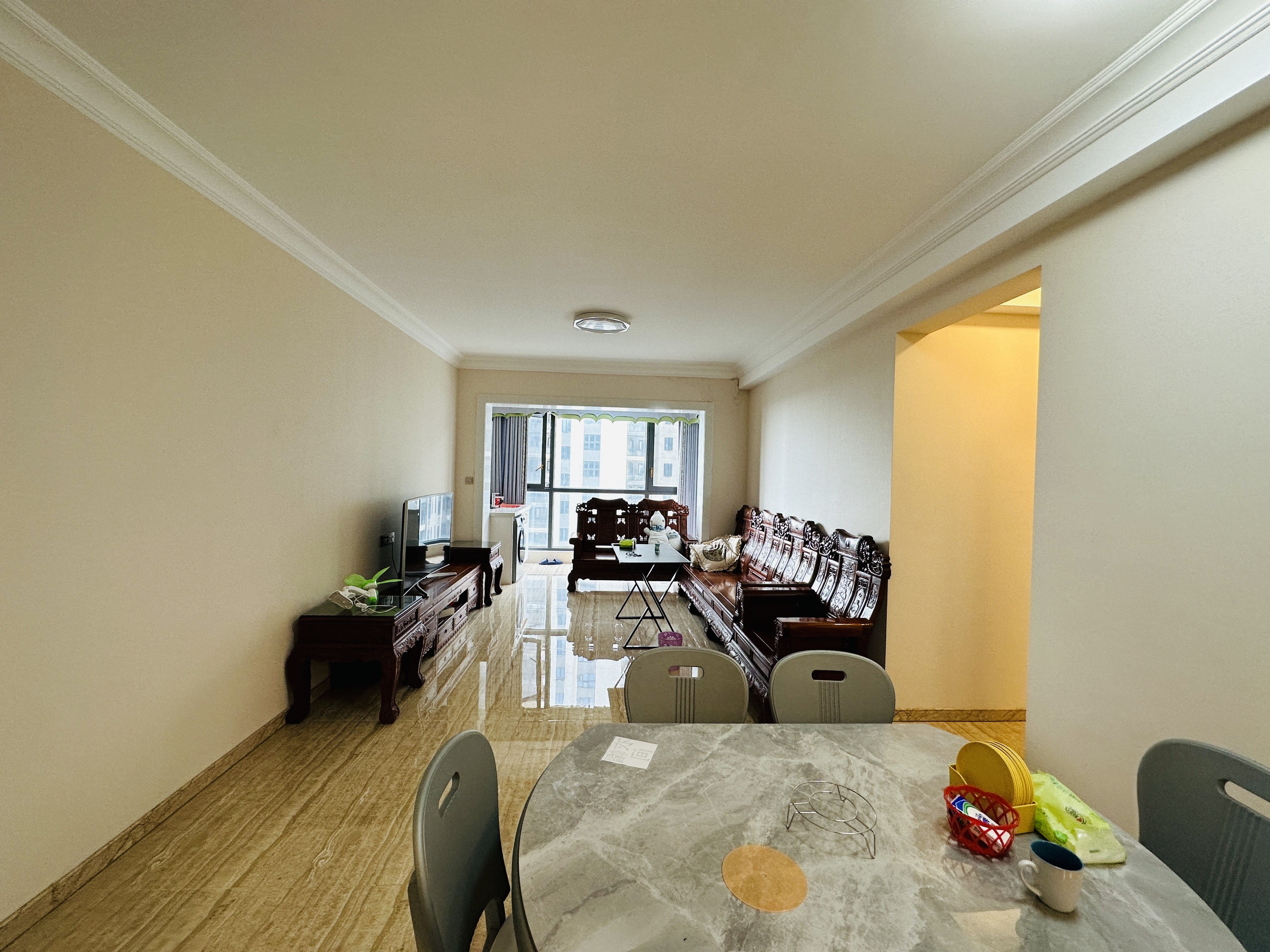 滨海新天地 2室2厅1卫 170.0万 滨海新天地 2室2厅1卫 170.0万客厅