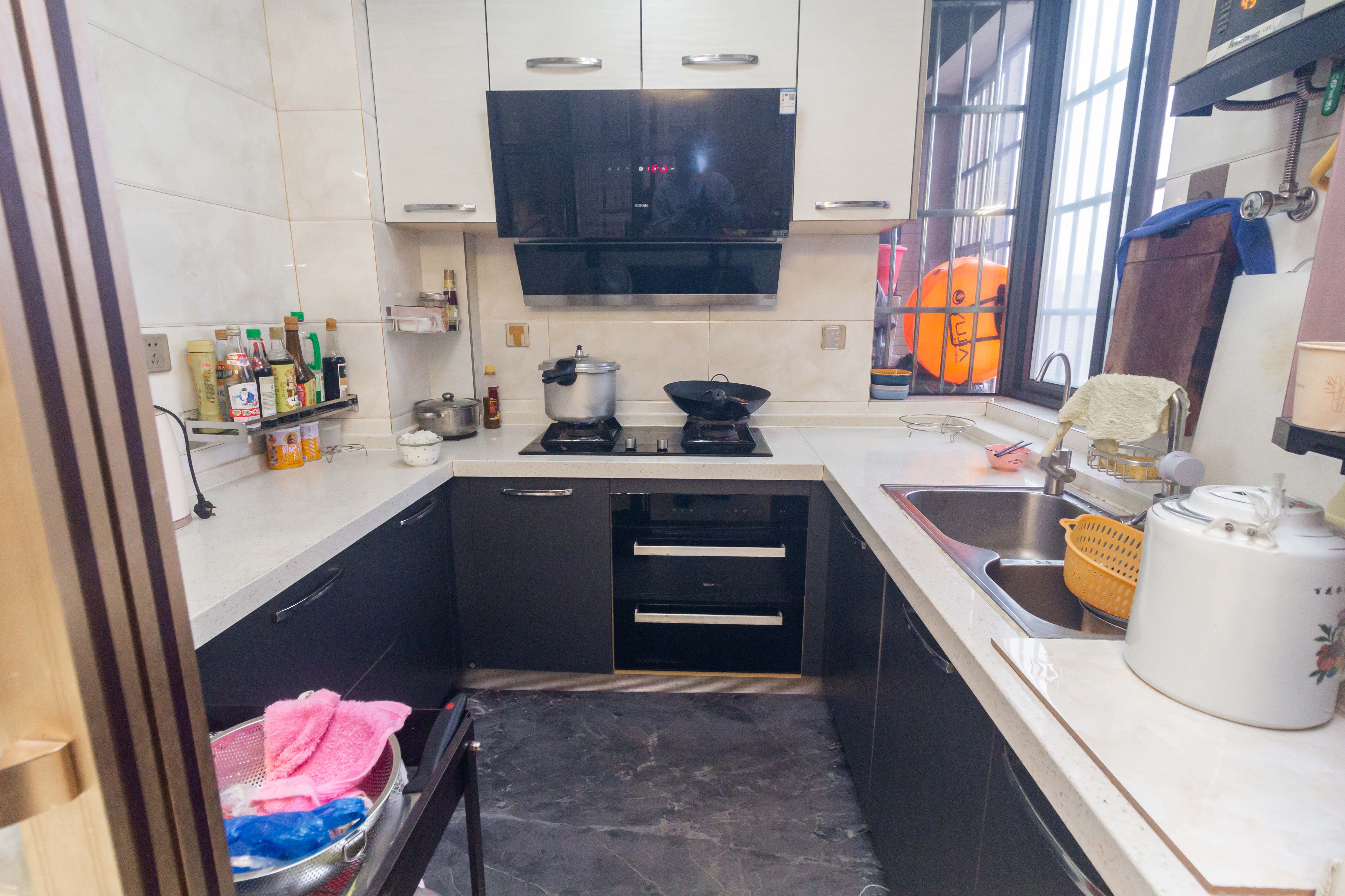 高林仕家 4室2厅1卫 95.0万 高林仕家 4室2厅1卫 95.0万厨房