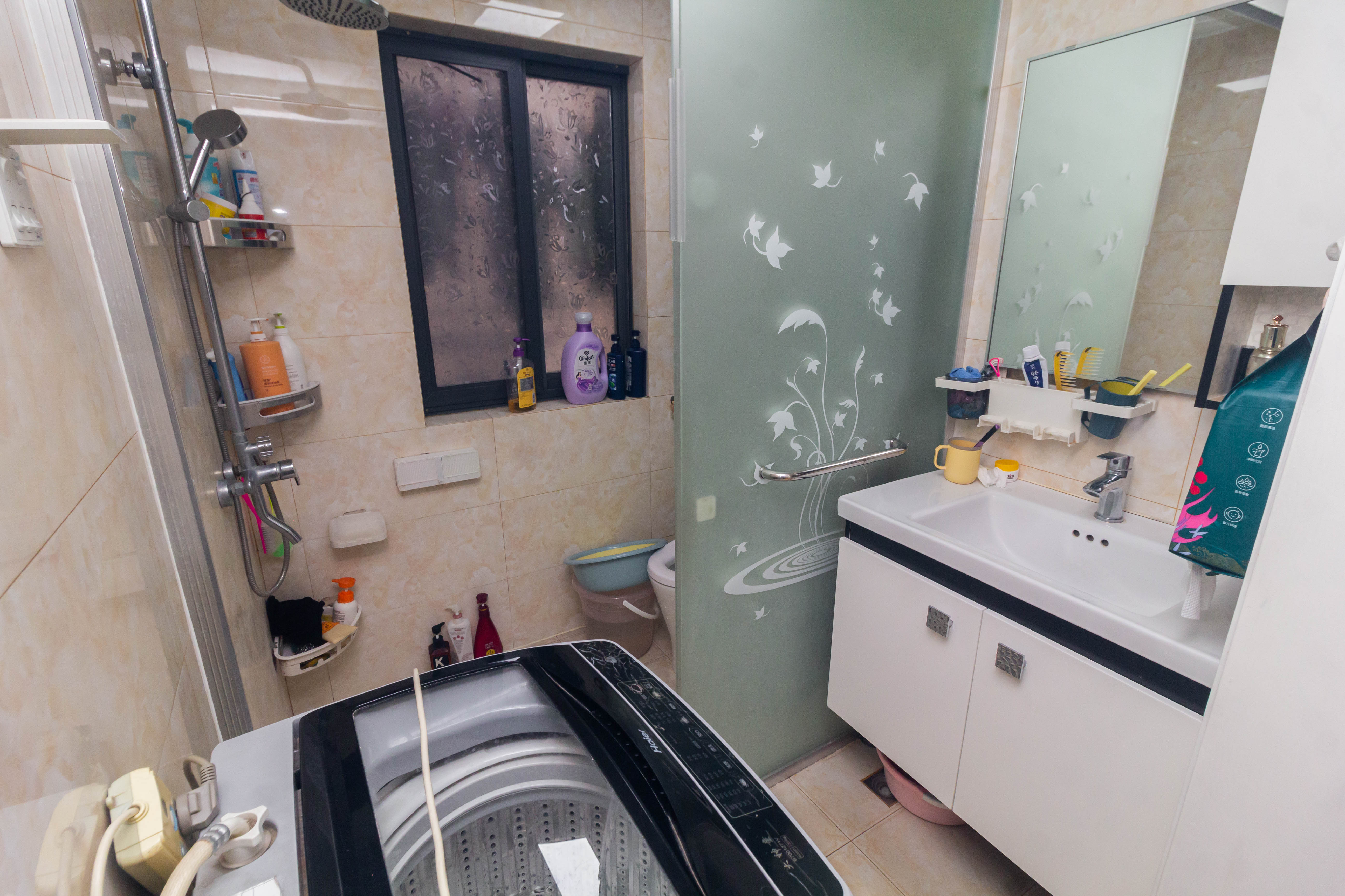 高林仕家 4室2厅1卫 95.0万 高林仕家 4室2厅1卫 95.0万卫生间