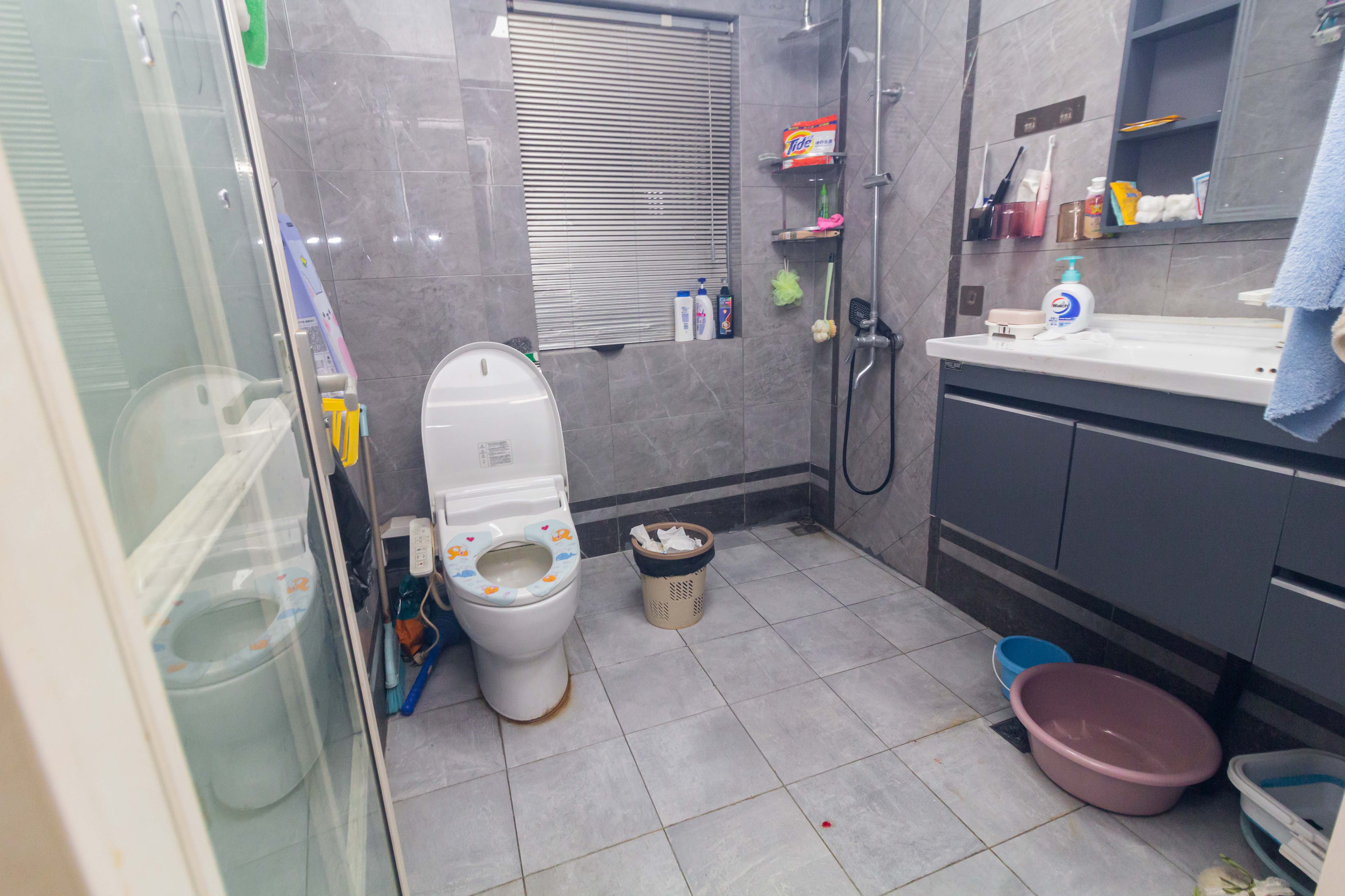 辉宏橄榄城 2室2厅1卫 49.6万 辉宏橄榄城 2室2厅1卫 49.6万卫生间