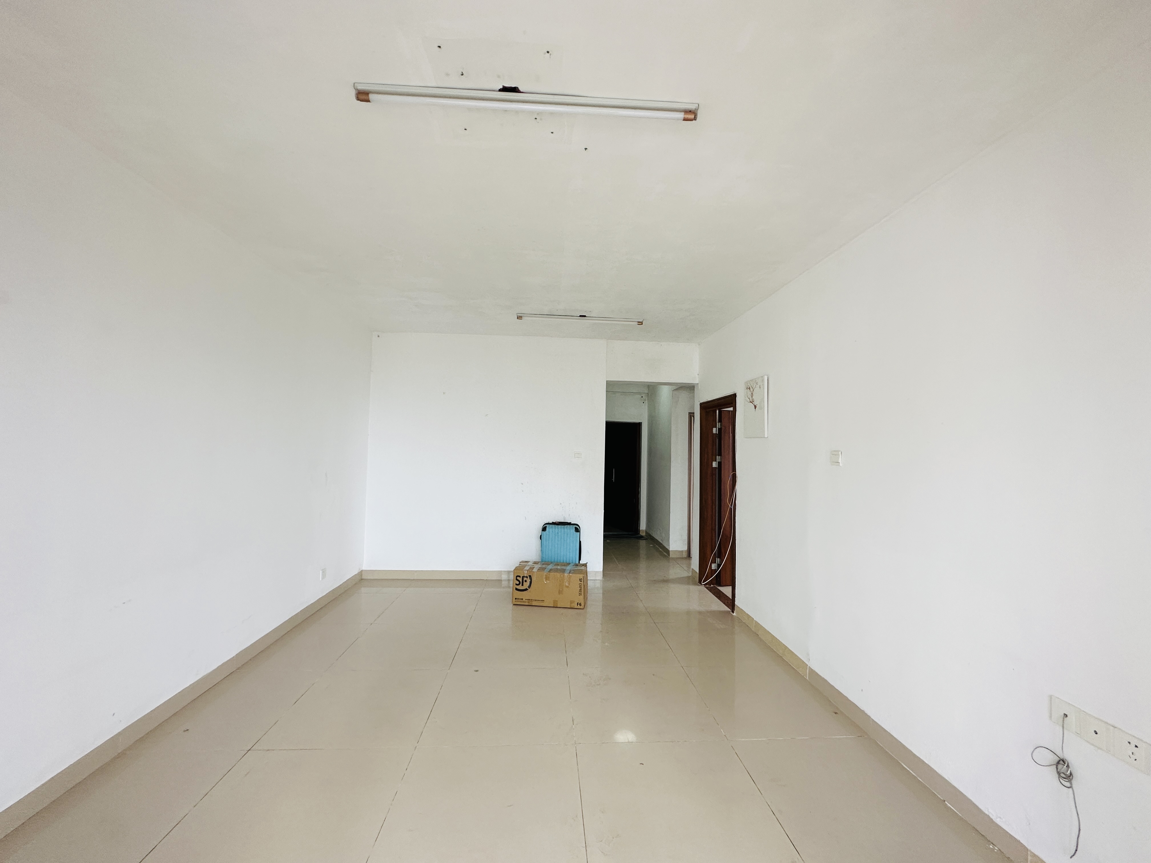 碧水名城  2室2厅1卫    129.0万 碧水名城  2室2厅1卫    129.0万客厅