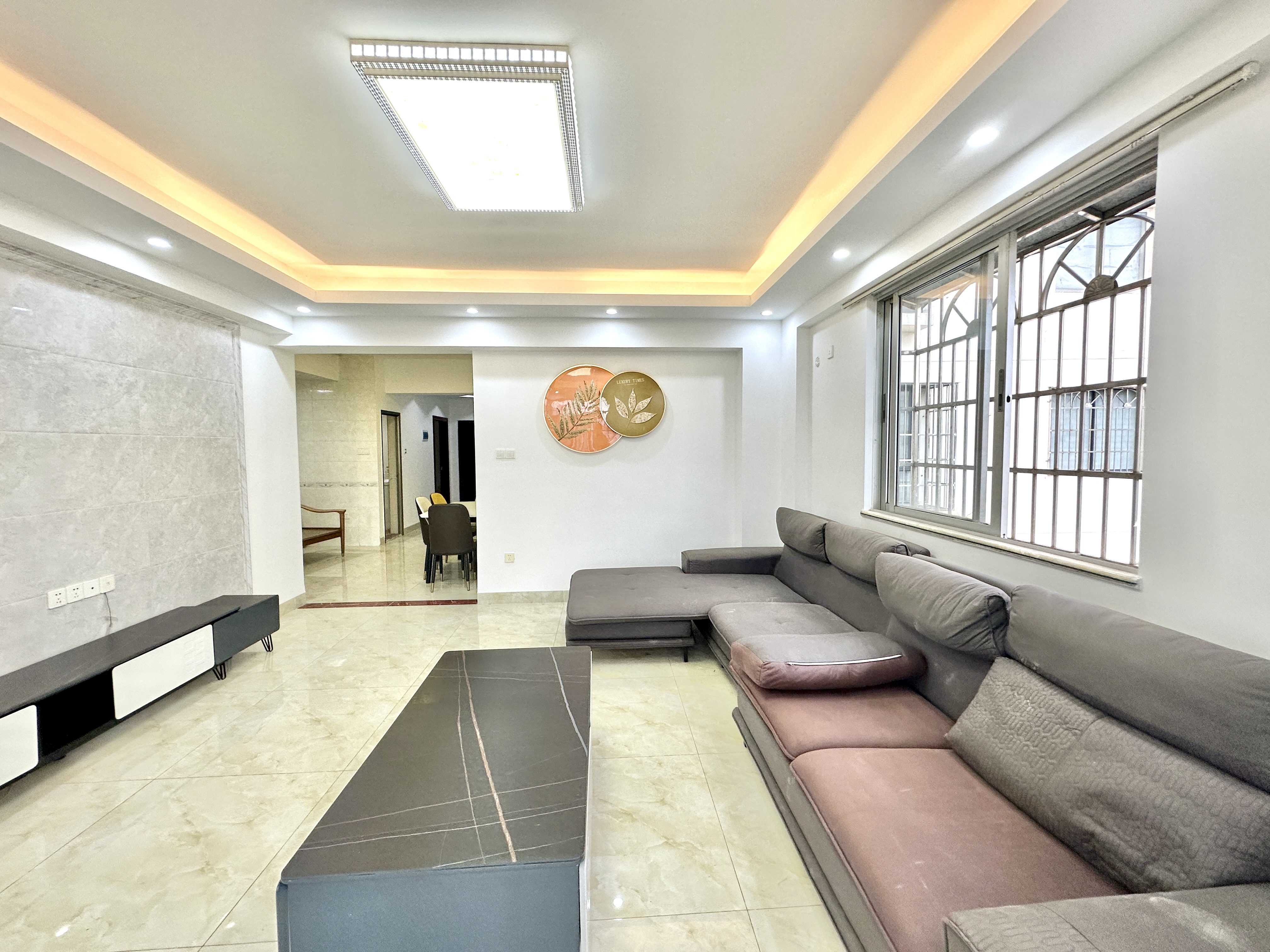 金福城 3室2厅2卫 140.0万 金福城 3室2厅2卫 140.0万客厅