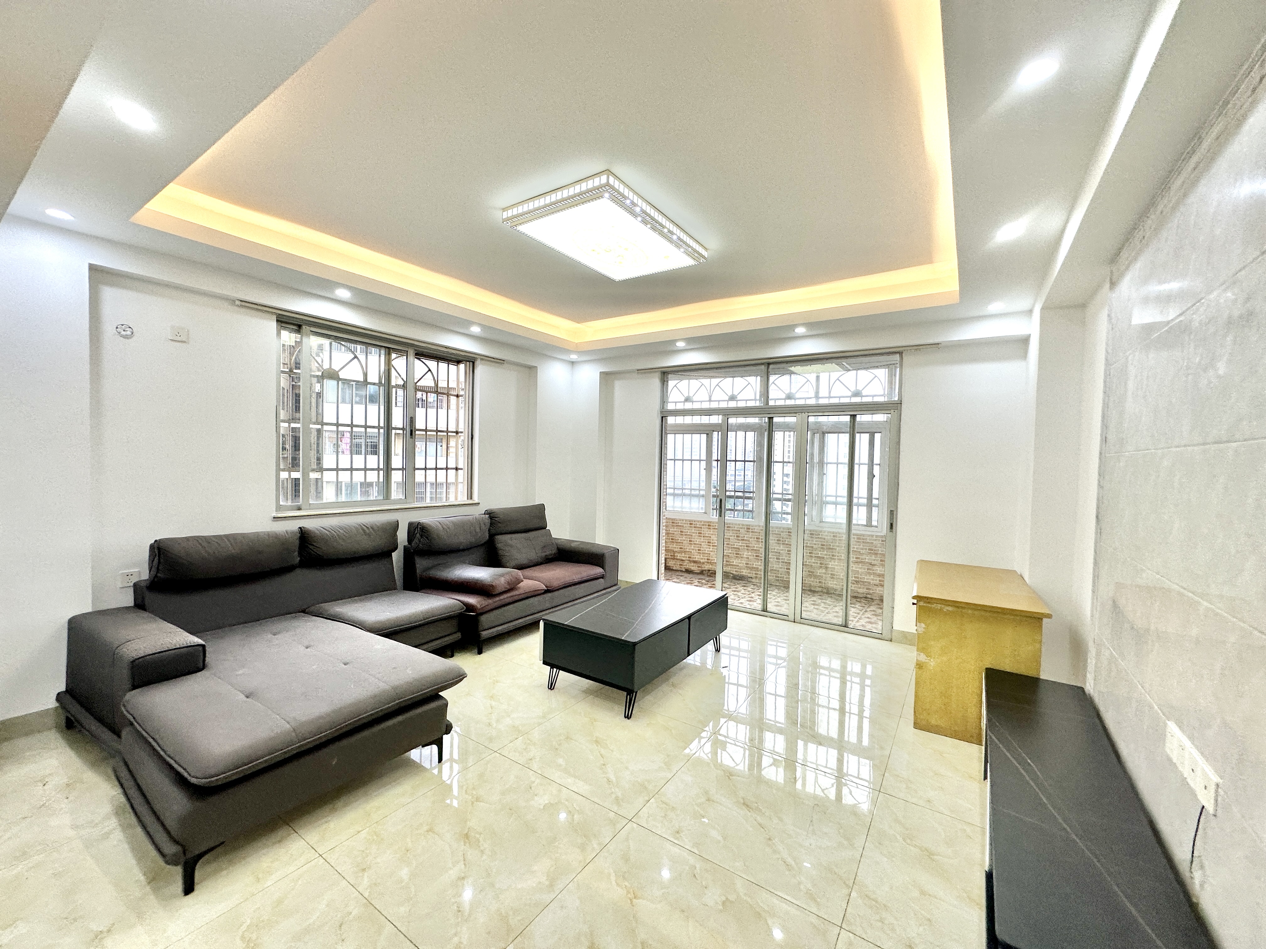 金福城 3室2厅2卫 140.0万 金福城 3室2厅2卫 140.0万客厅