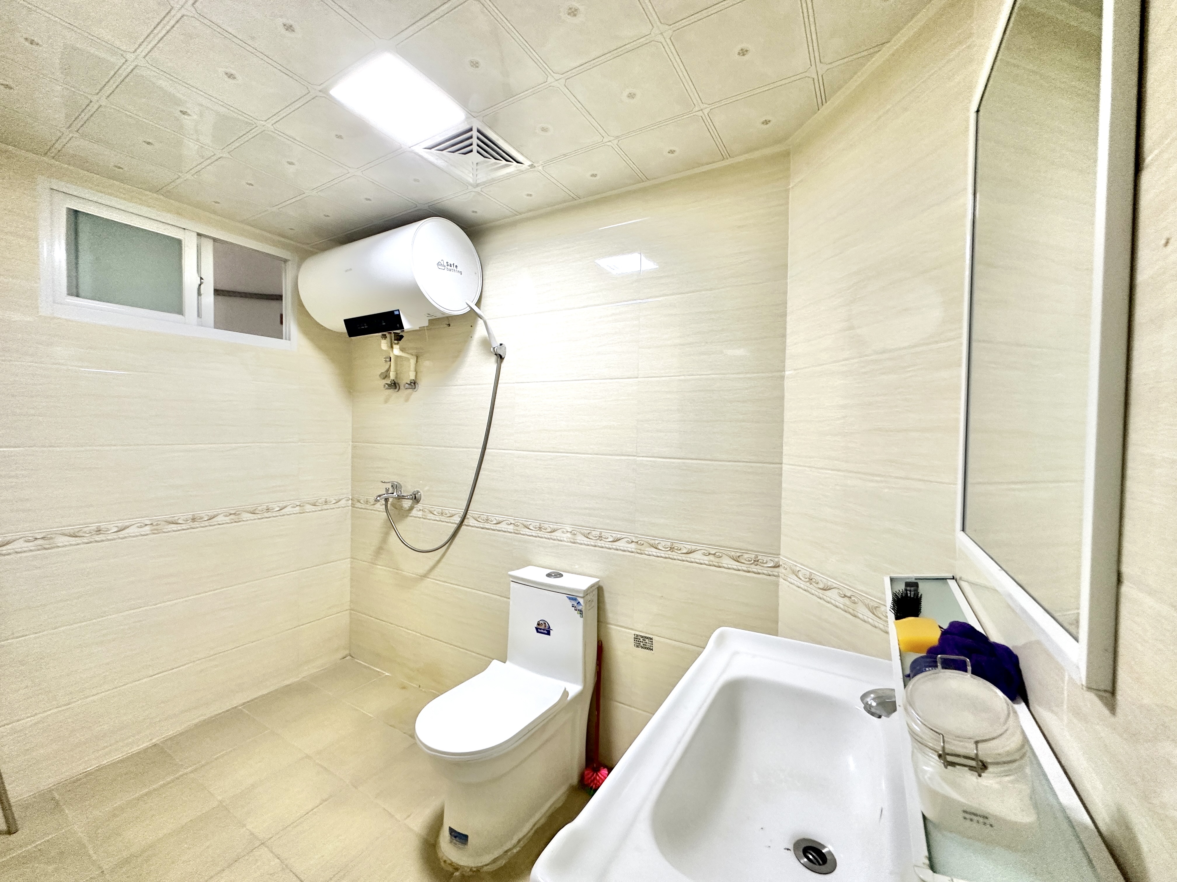 金福城 3室2厅2卫 140.0万 金福城 3室2厅2卫 140.0万卫生间