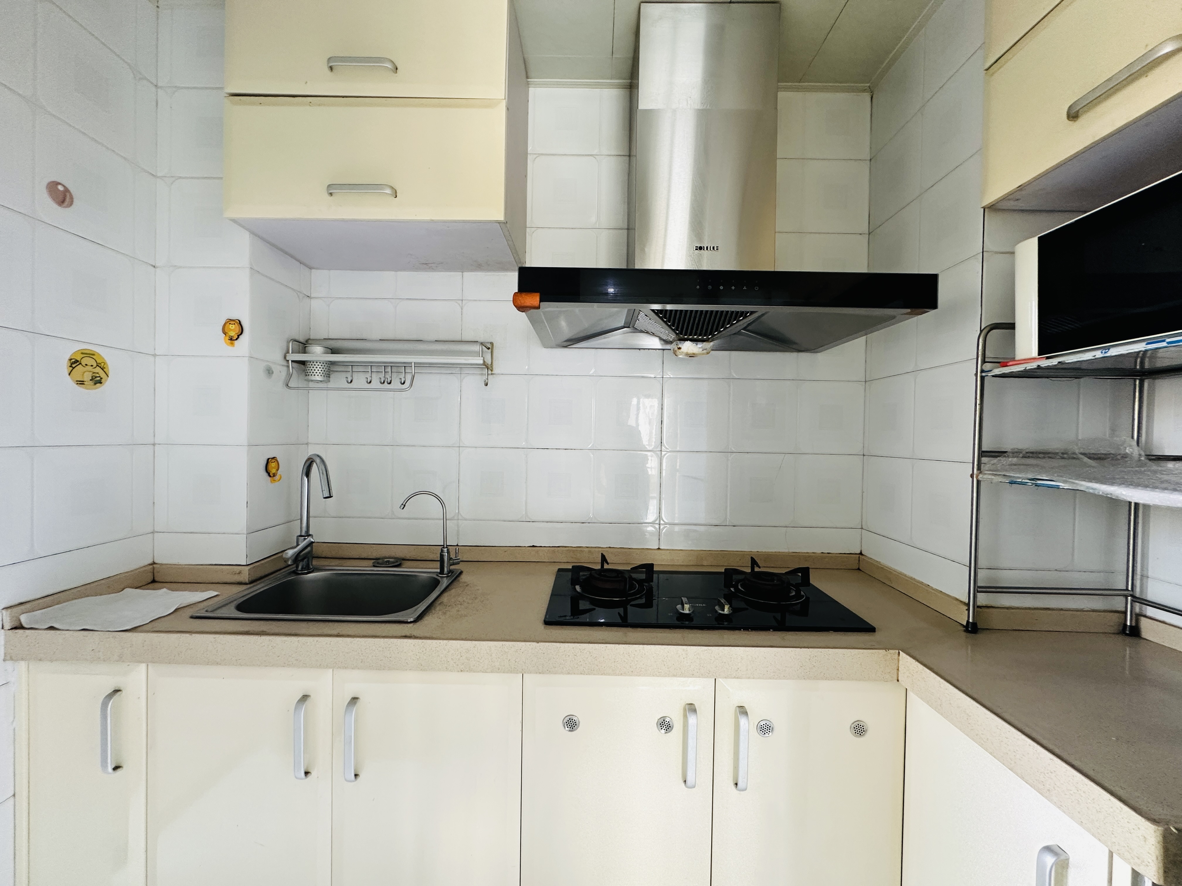 锦地翰城二期  2室2厅1卫    126.0万 锦地翰城二期  2室2厅1卫    126.0万厨房