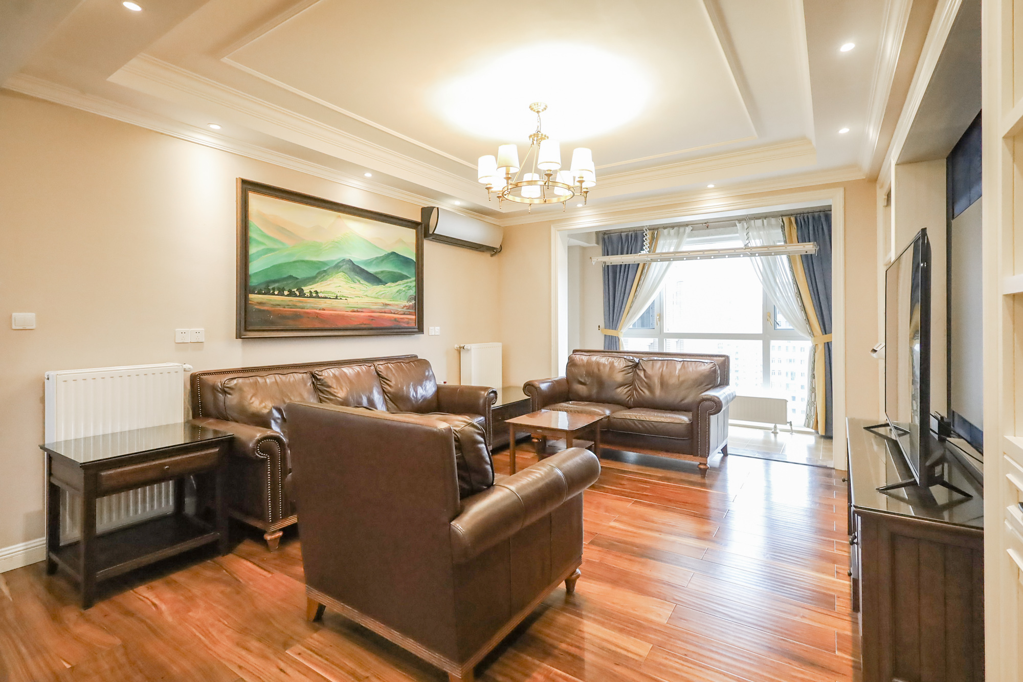 八方小区C区 4室2厅2卫 530.0万 八方小区C区 4室2厅2卫 530.0万客厅