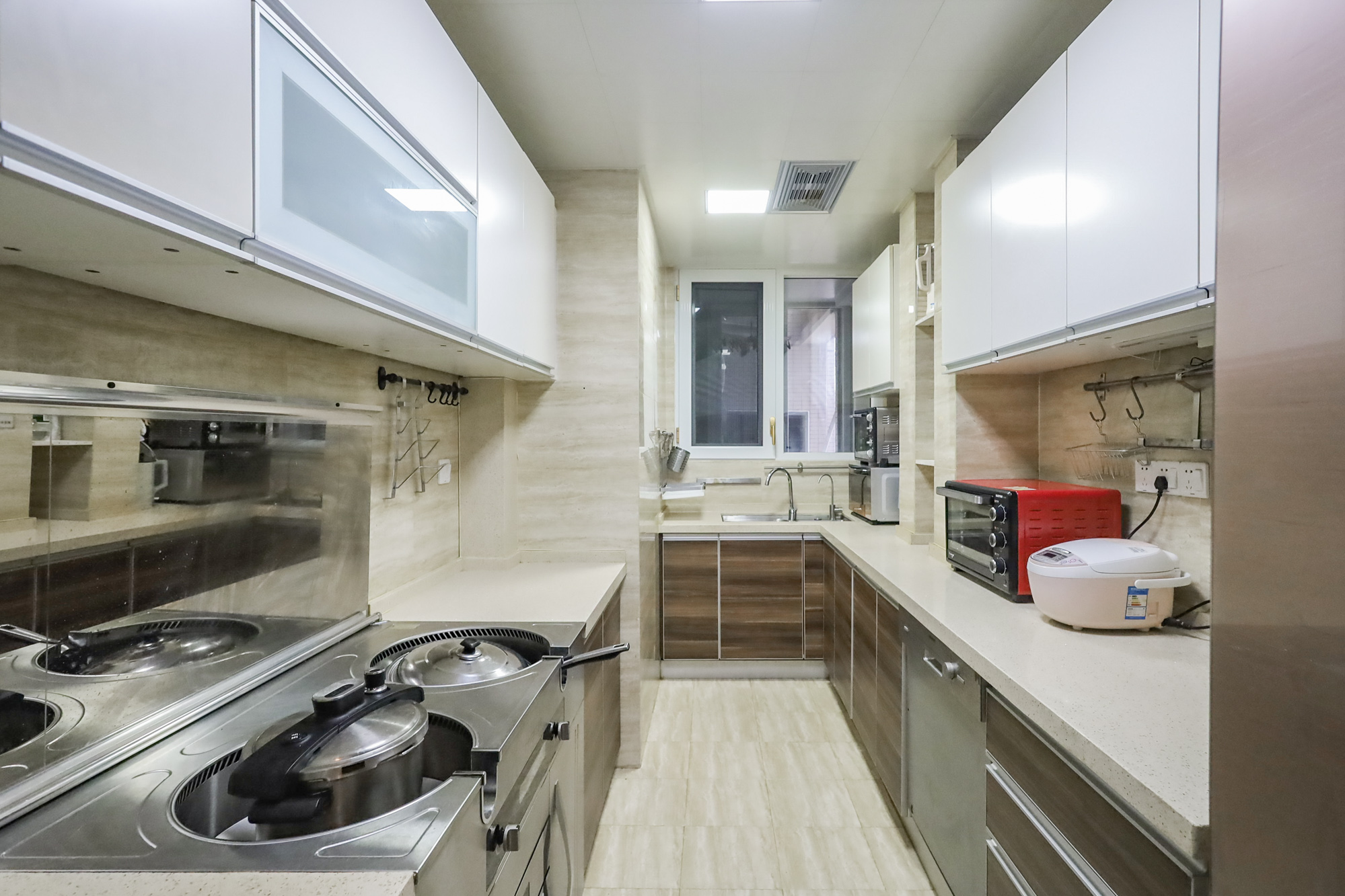 八方小区C区 4室2厅2卫 530.0万 八方小区C区 4室2厅2卫 530.0万厨房