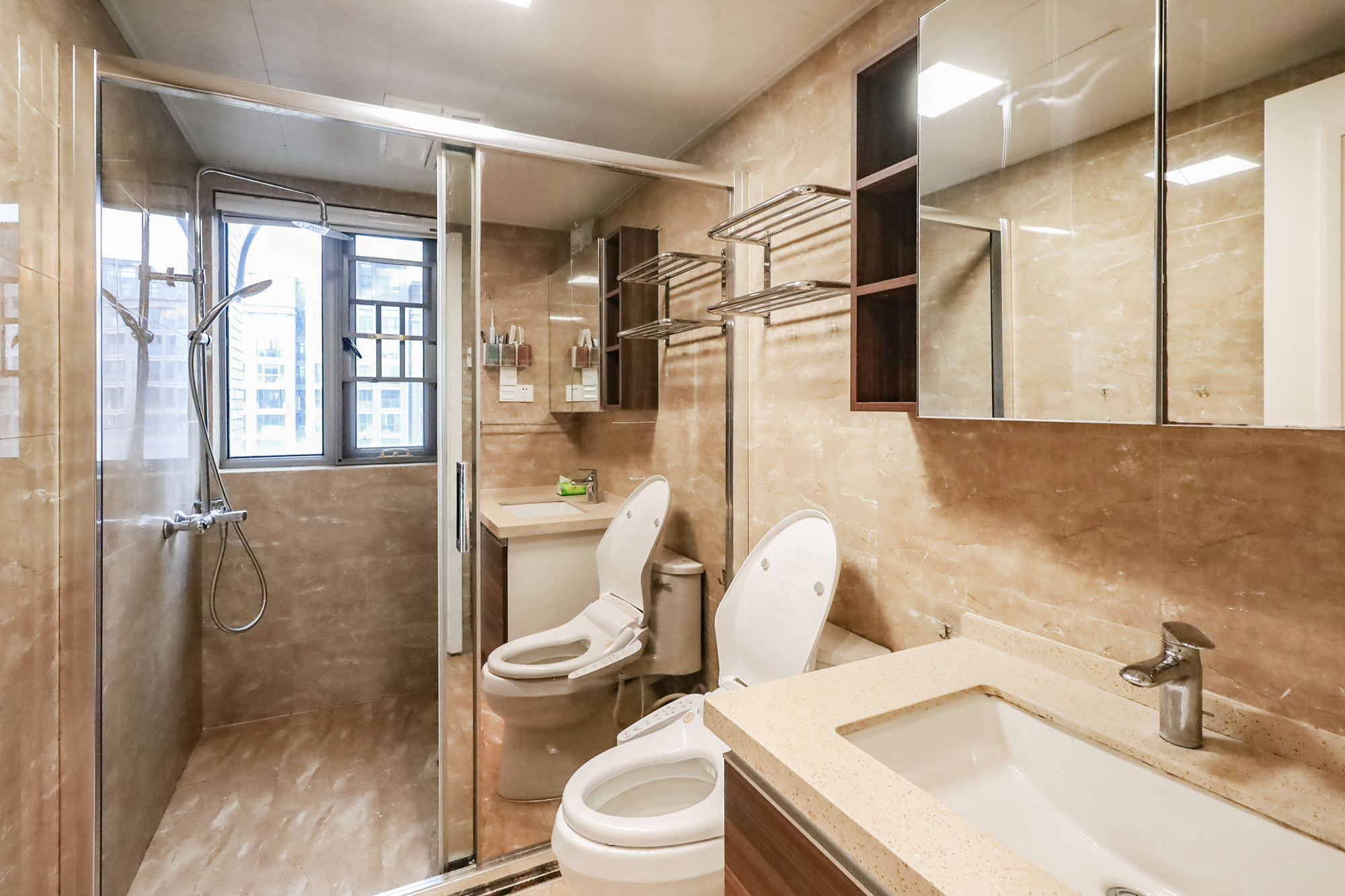 八方小区C区 4室2厅2卫 530.0万 八方小区C区 4室2厅2卫 530.0万卫生间