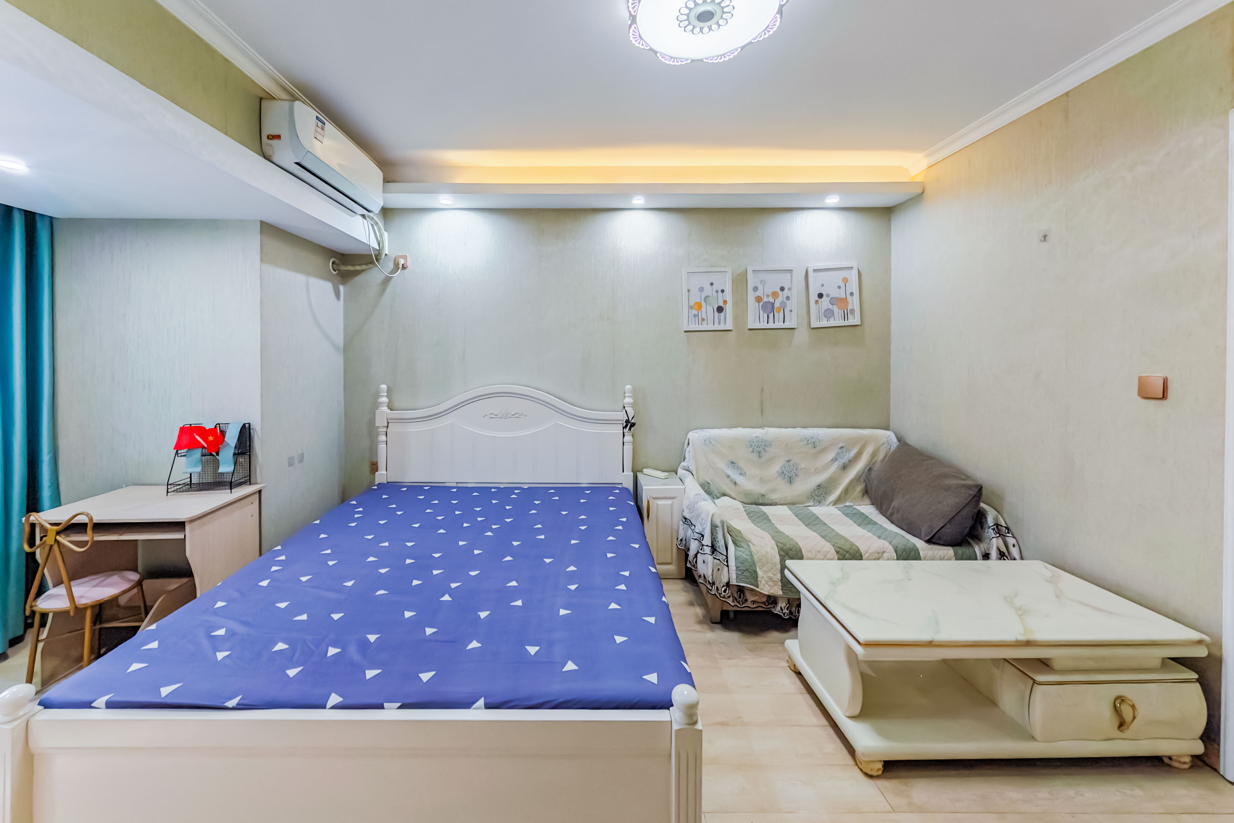 五江天街北区  1室1厅1卫   31.00万卧室