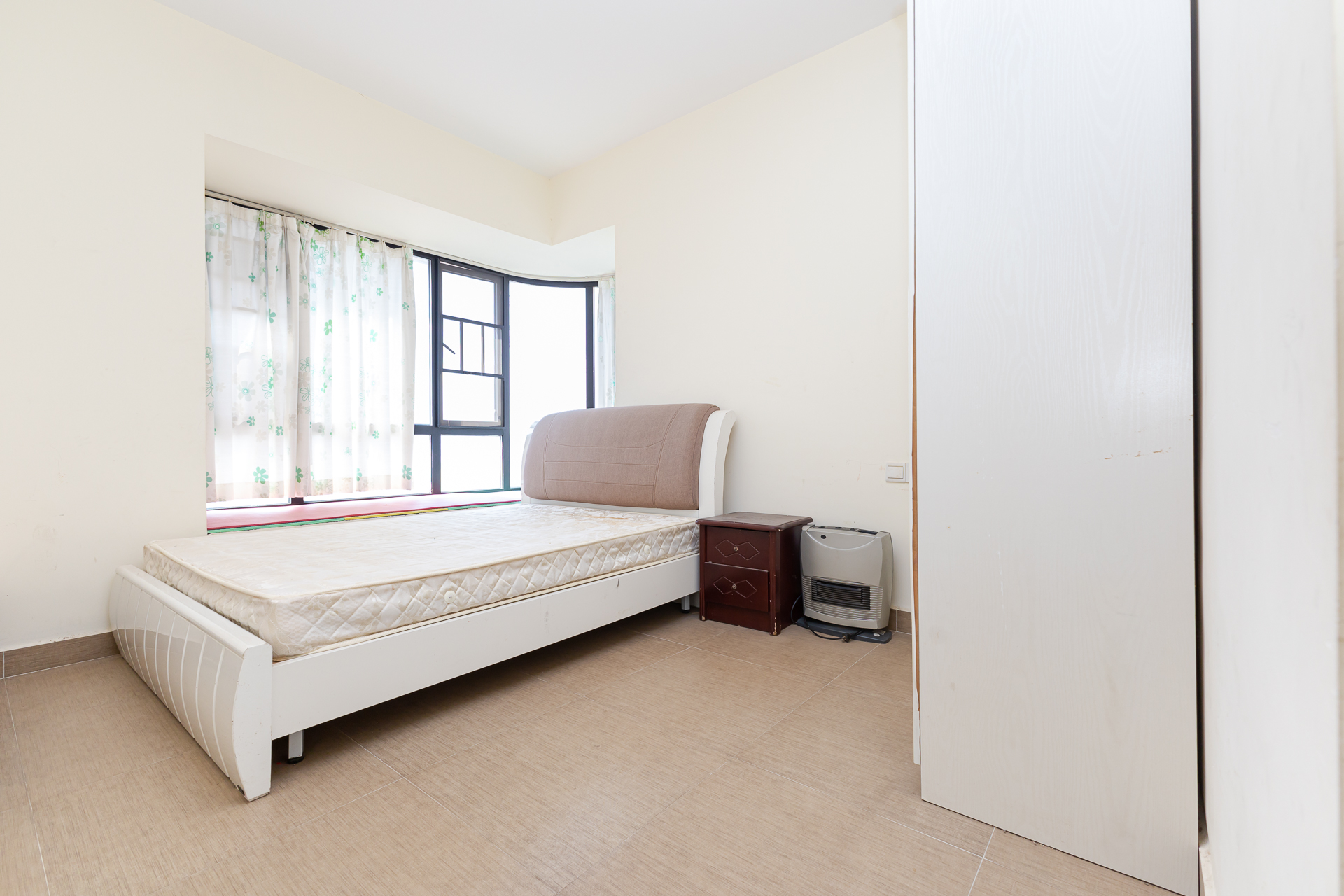 润和之悦(金泽园) 3室2厅1卫 61.8万 润和之悦(金泽园) 3室2厅1卫 61.8万卧室