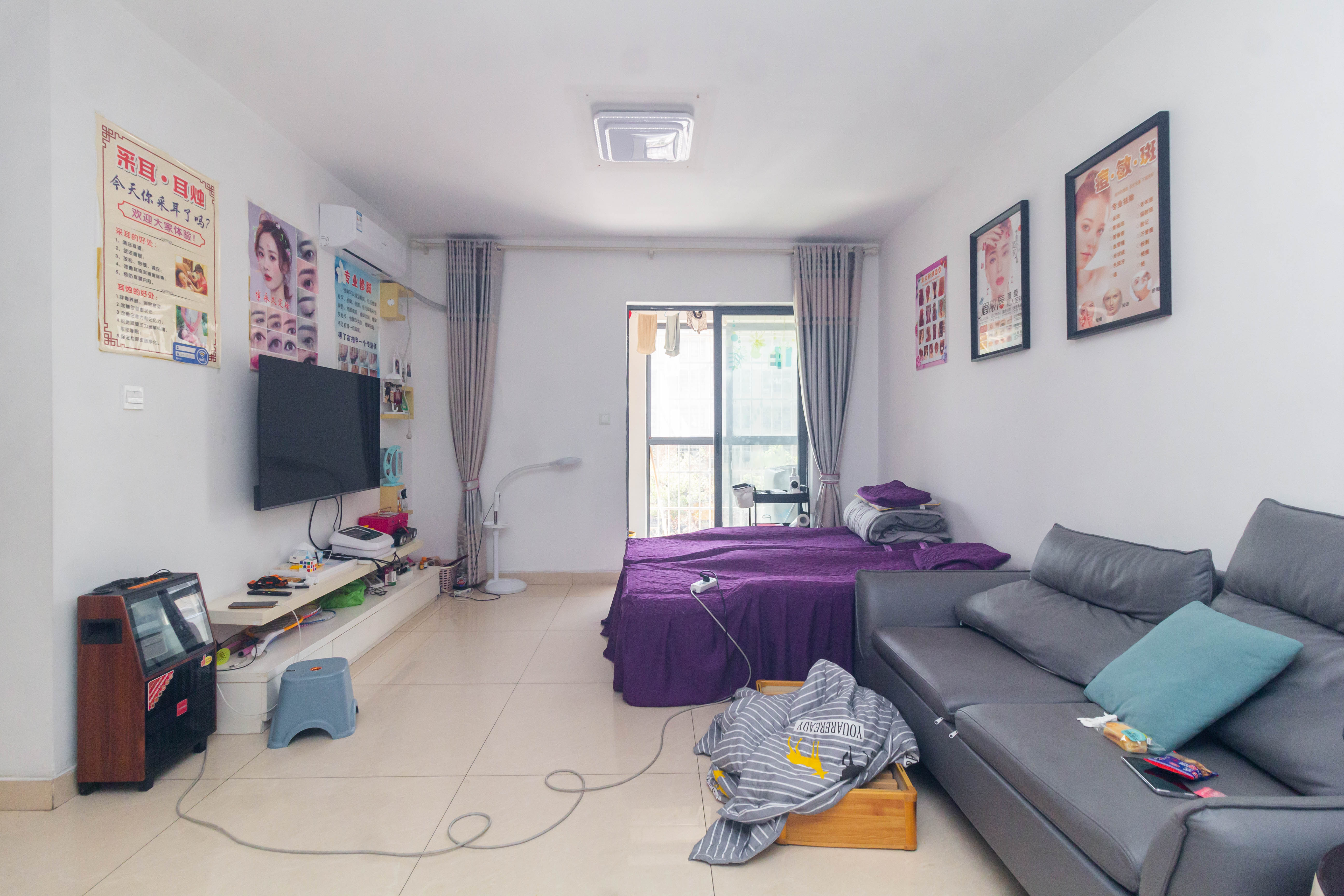 中国铁建国际城一期  2室2厅1卫    39.0万 中国铁建国际城一期  2室2厅1卫    39.0万客厅