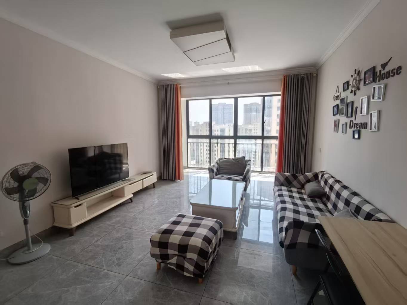 新桂广场 3室2厅2卫 60.0万 新桂广场 3室2厅2卫 60.0万室内图