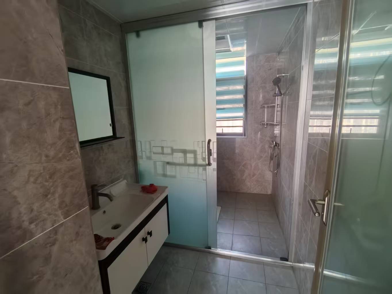 新桂广场 3室2厅2卫 60.0万 新桂广场 3室2厅2卫 60.0万室内图