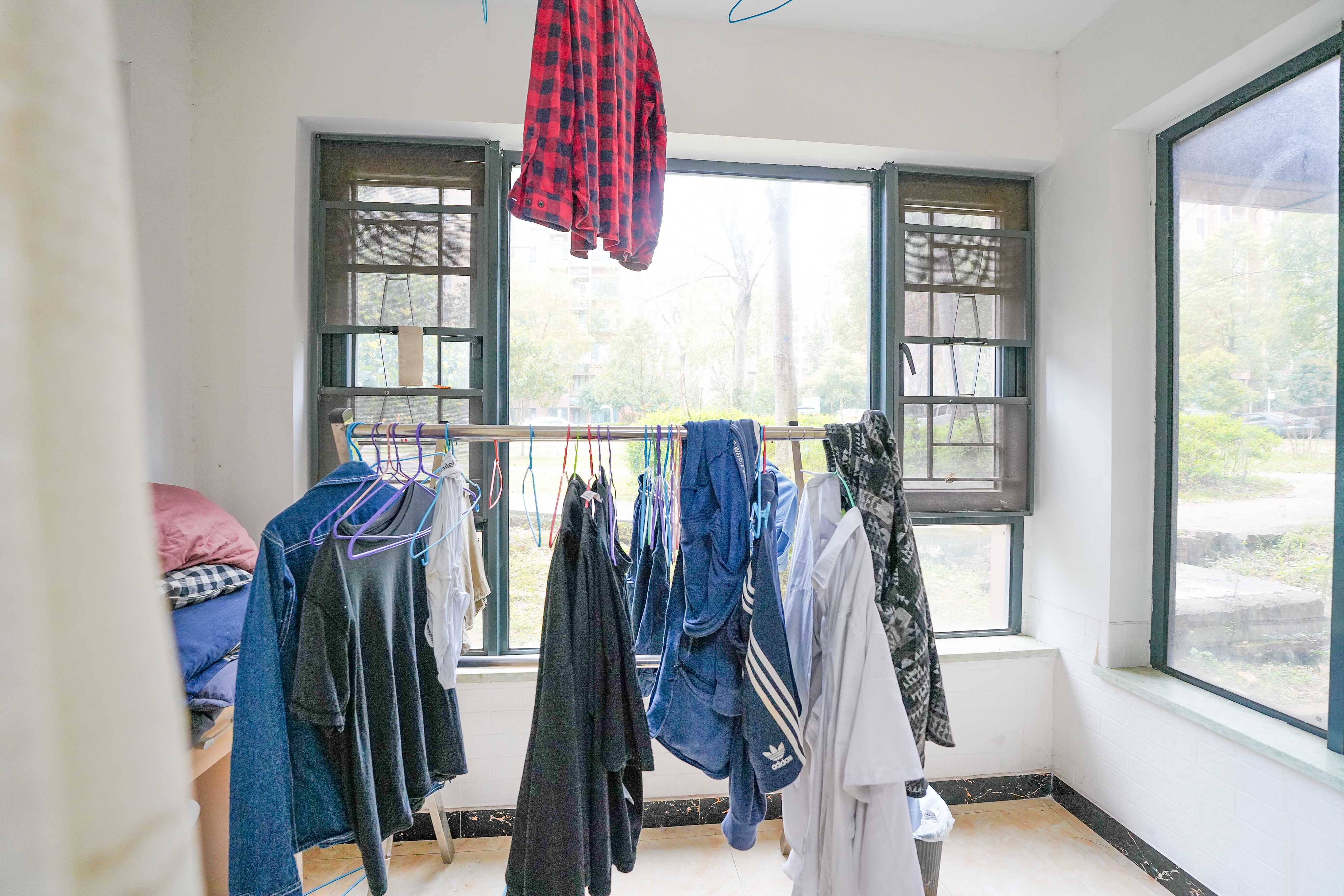 怡海星城  3室2厅1卫    52.0万 怡海星城  3室2厅1卫    52.0万阳台