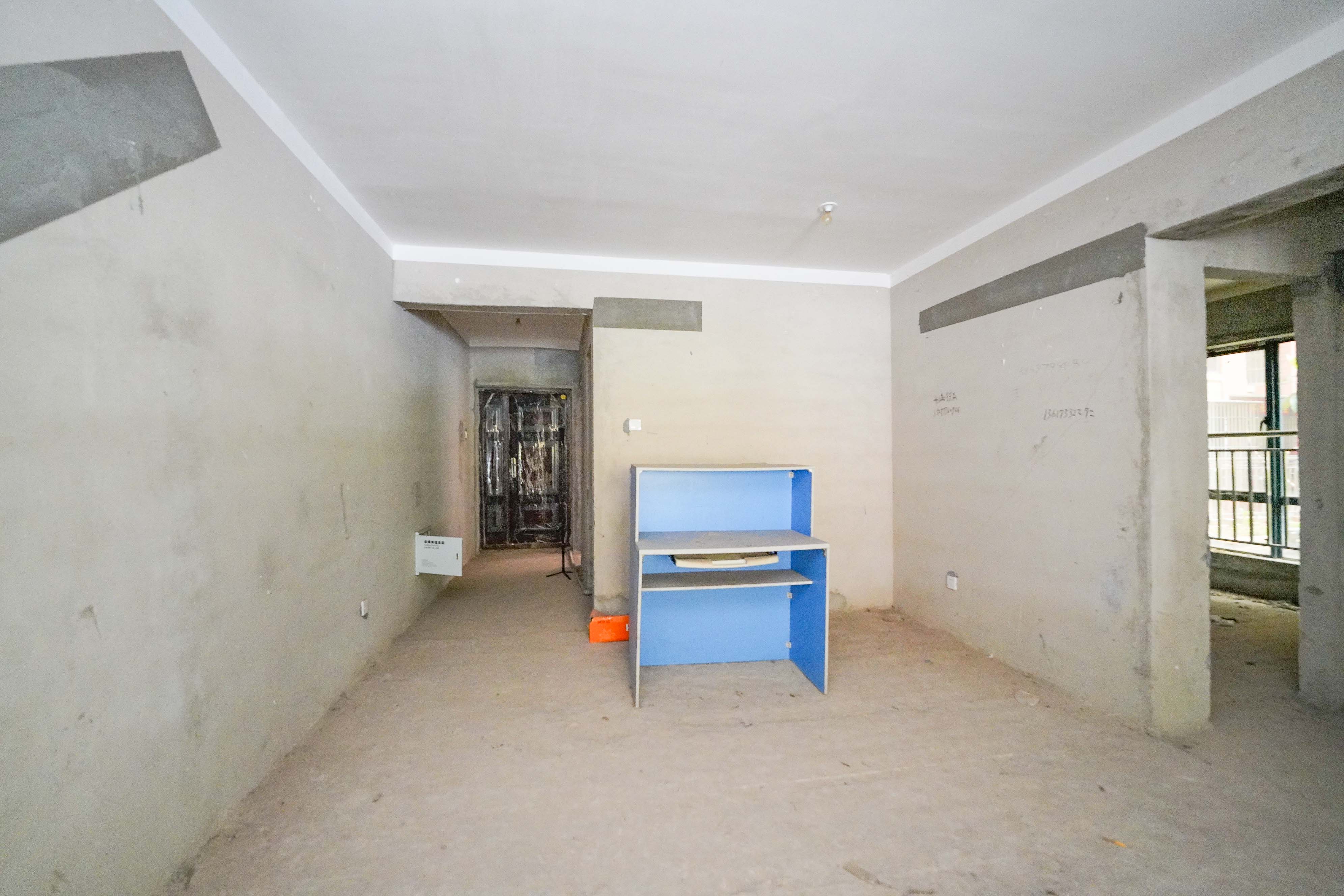 金谷豪庭 3室2厅2卫 48.0万 金谷豪庭 3室2厅2卫 48.0万客厅