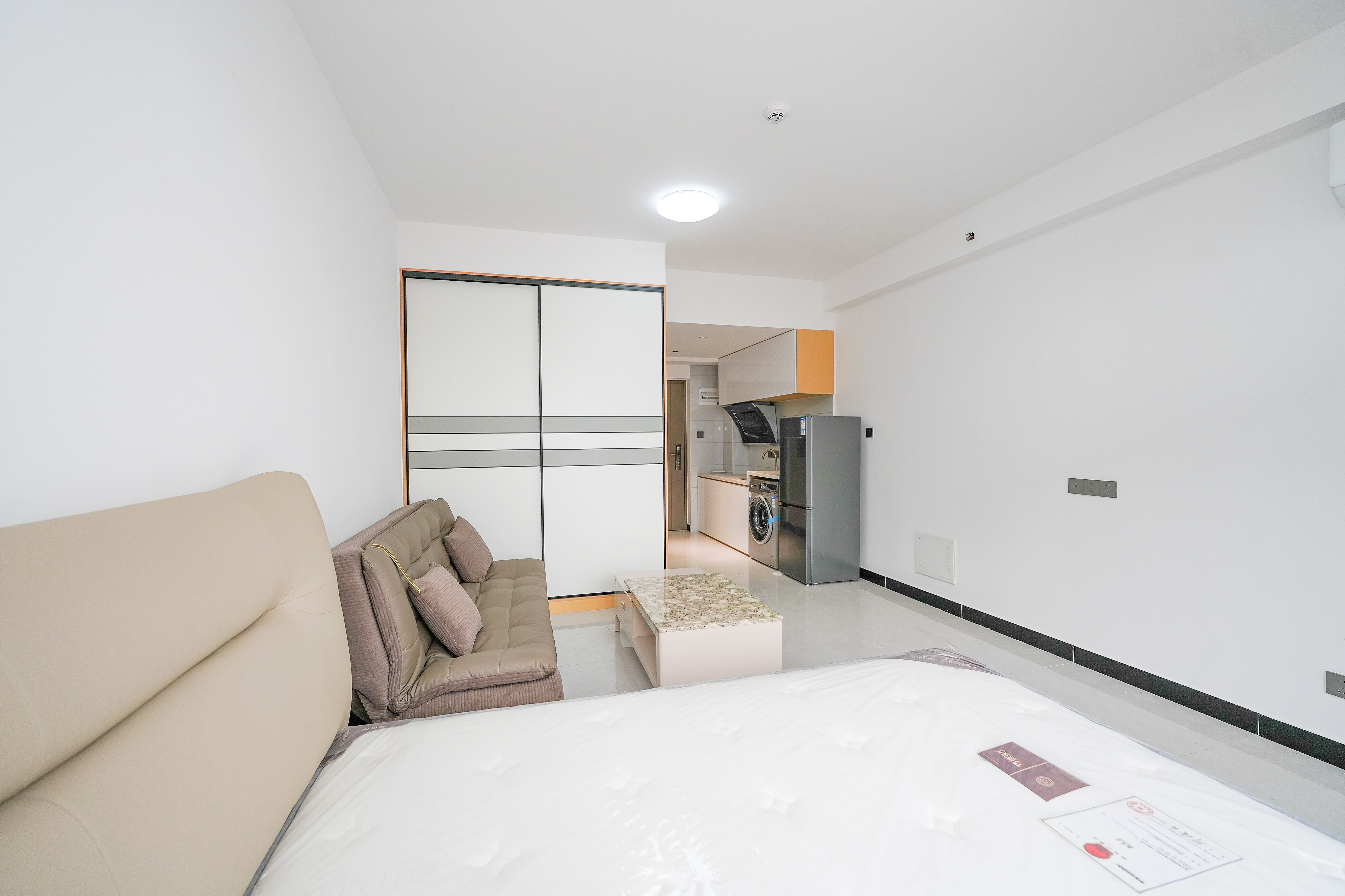 五矿万境蓝山 1室1厅1卫 22.8万 五矿万境蓝山 1室1厅1卫 22.8万卧室