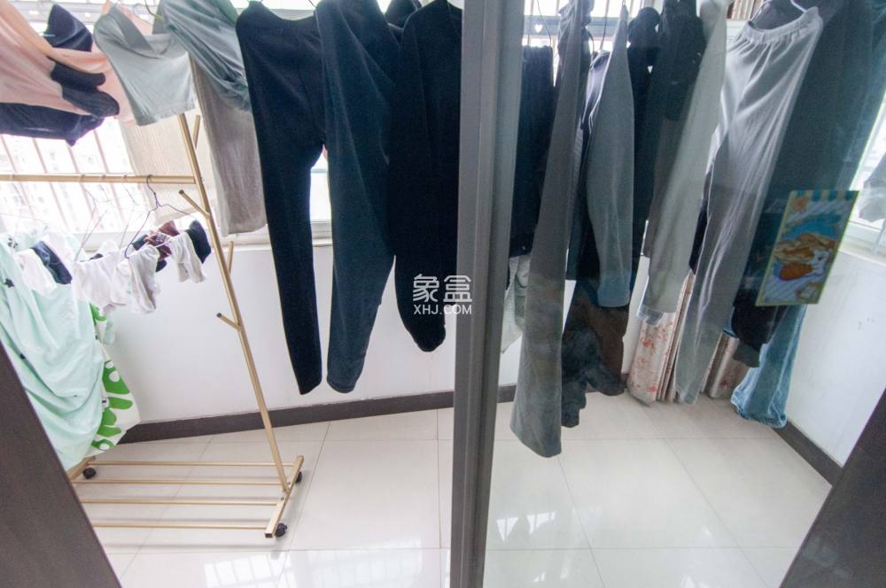 玛依拉山庄  3室2厅1卫   120.00万