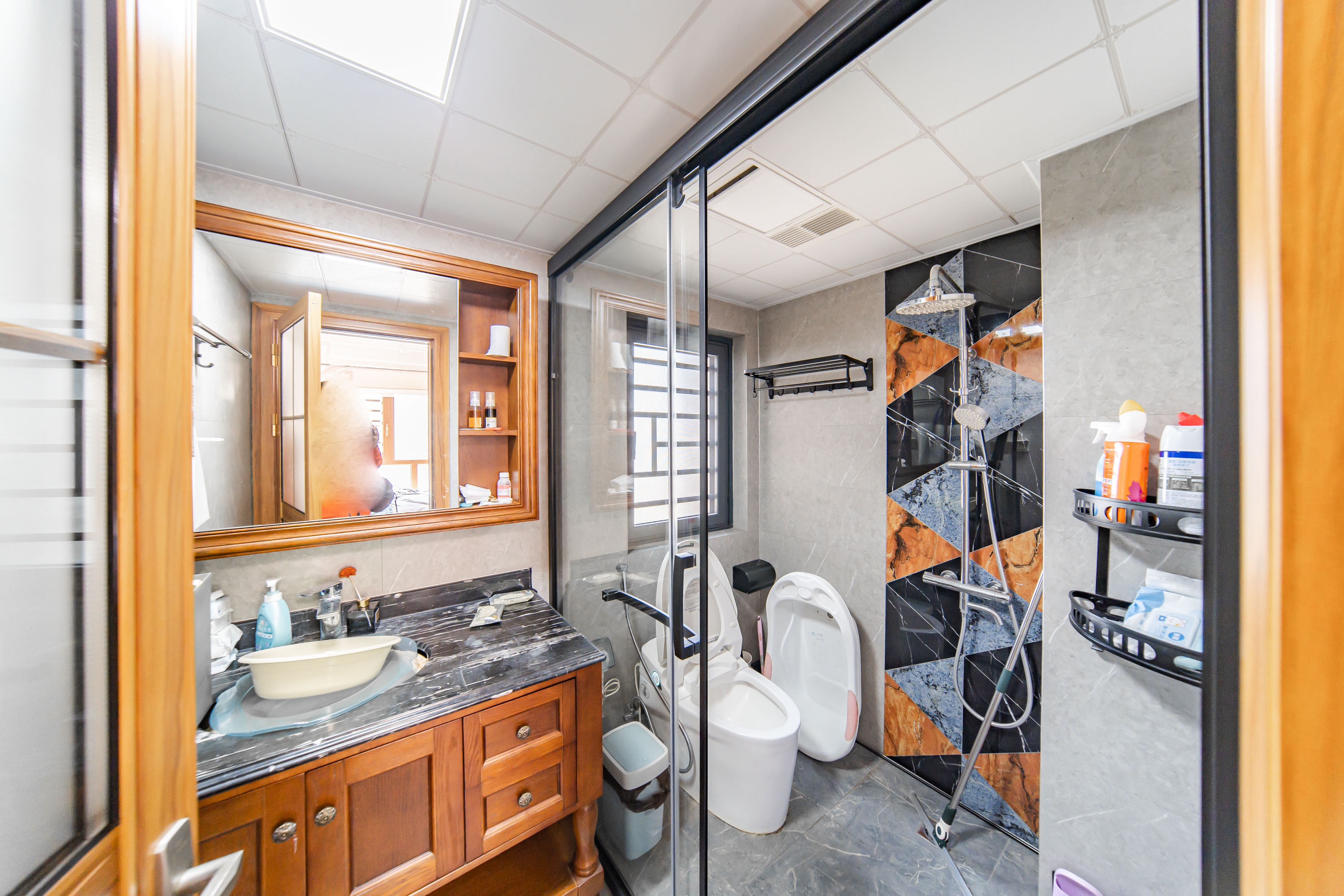 湘熙水郡(观澜海赋家园)  3室2厅2卫    138.0万 湘熙水郡(观澜海赋家园)  3室2厅2卫    138.0万卫生间