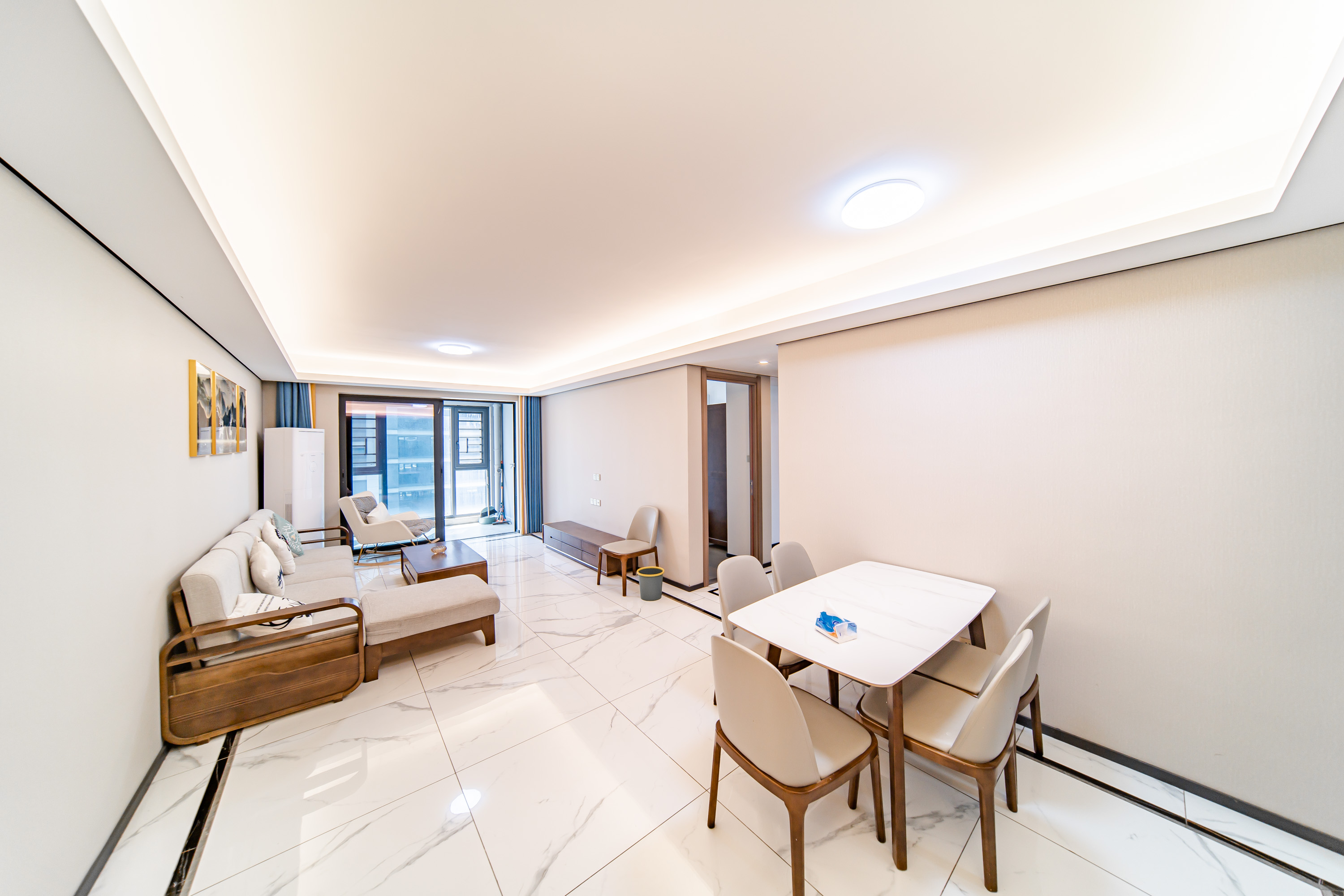 中海阅麓山二期  3室2厅1卫   188.00万客厅