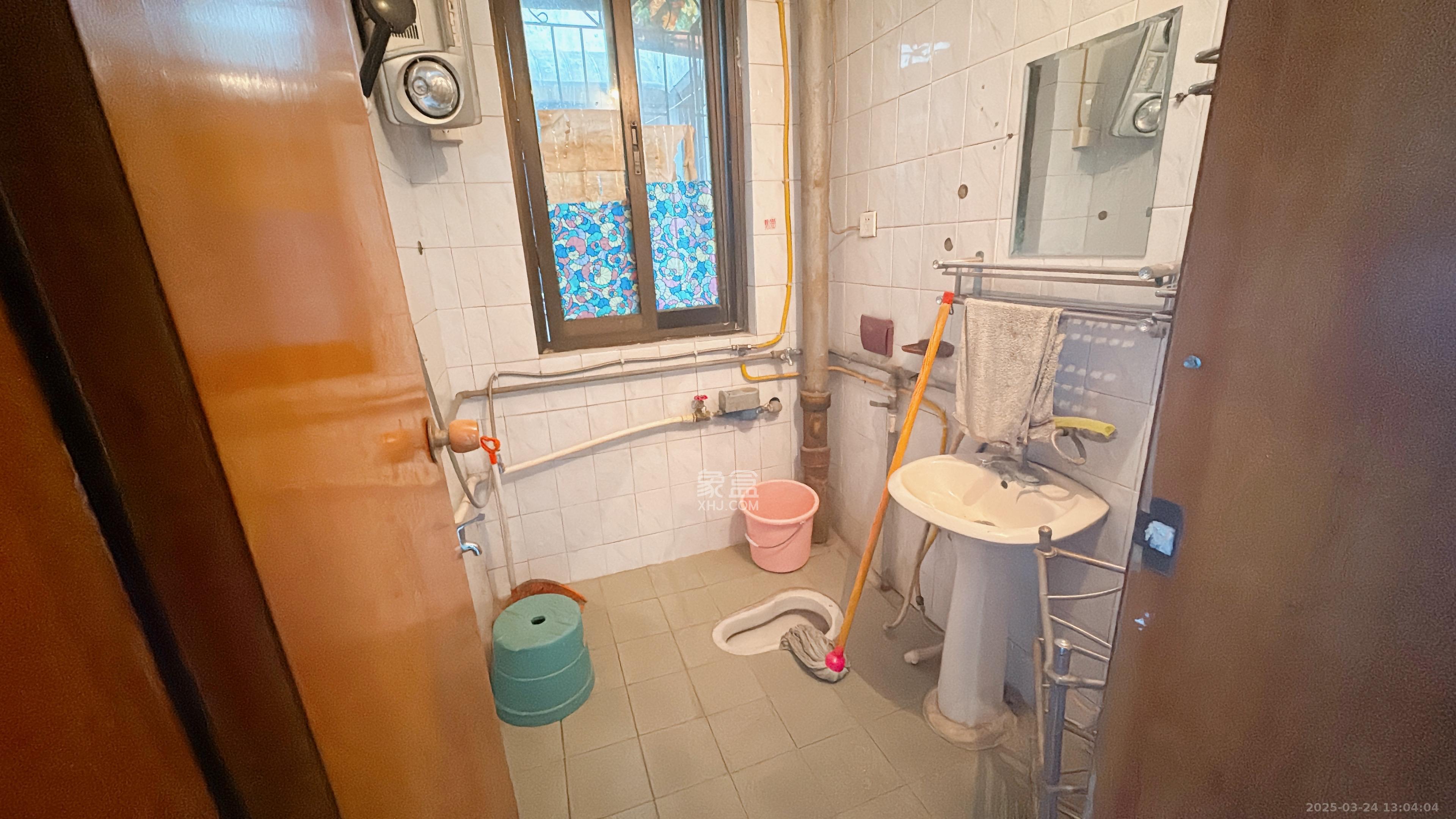 金汇小区 3室2厅2卫 2000.0元/月 金汇小区 3室2厅2卫 2000.0元/月室内图