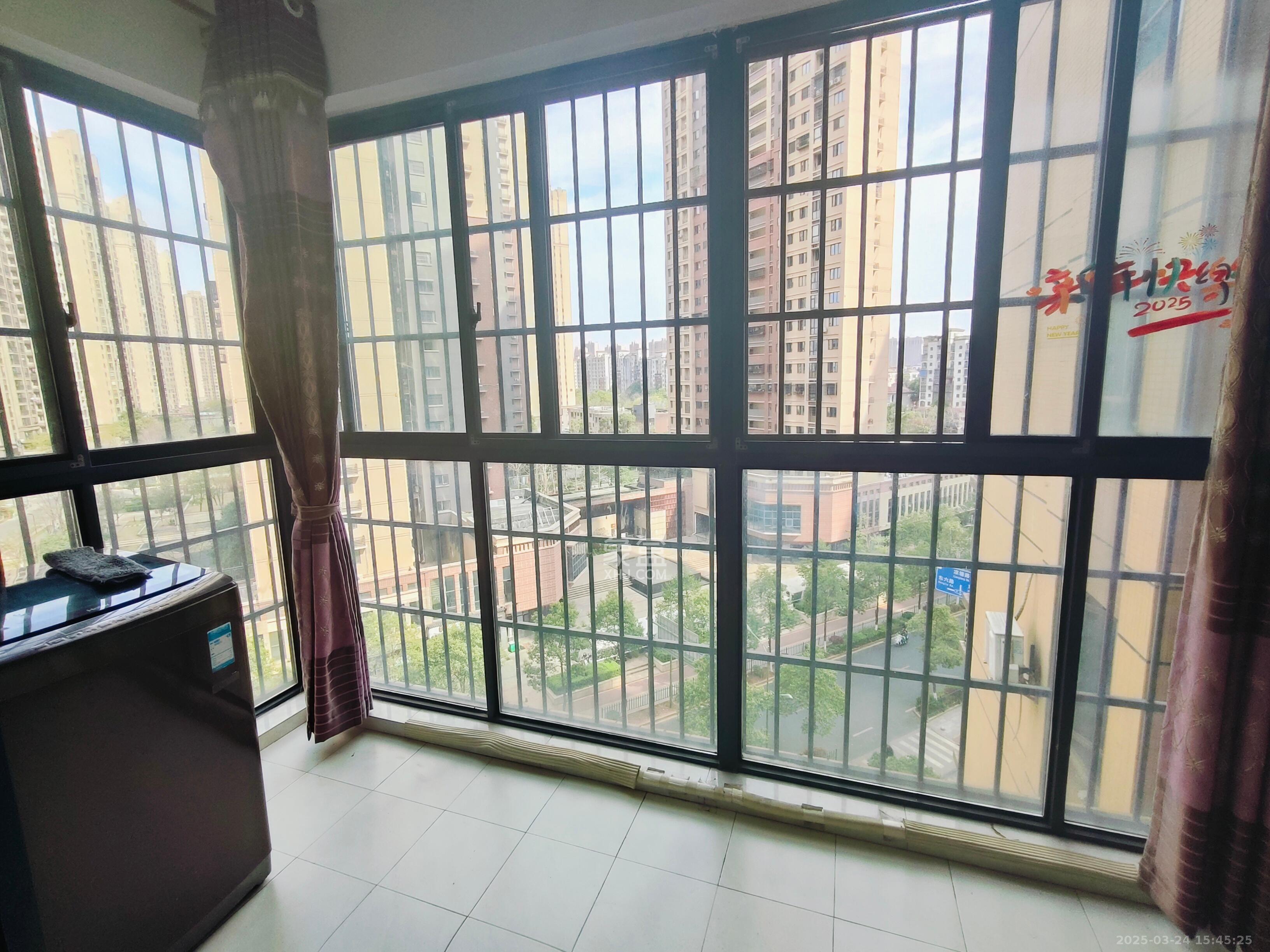 方略城市广场 4室2厅2卫 2400.0元/月 方略城市广场 4室2厅2卫 2400.0元/月室内图