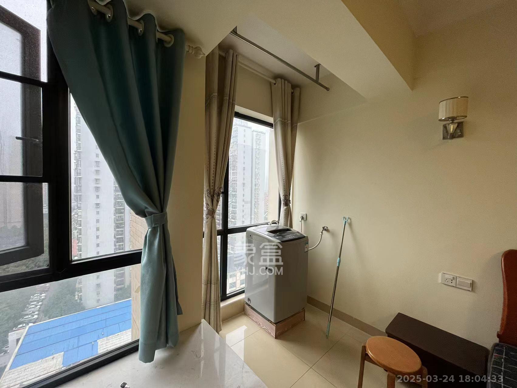 英郡年华 1室1厅1卫 1500.0元/月 英郡年华 1室1厅1卫 1500.0元/月室内图