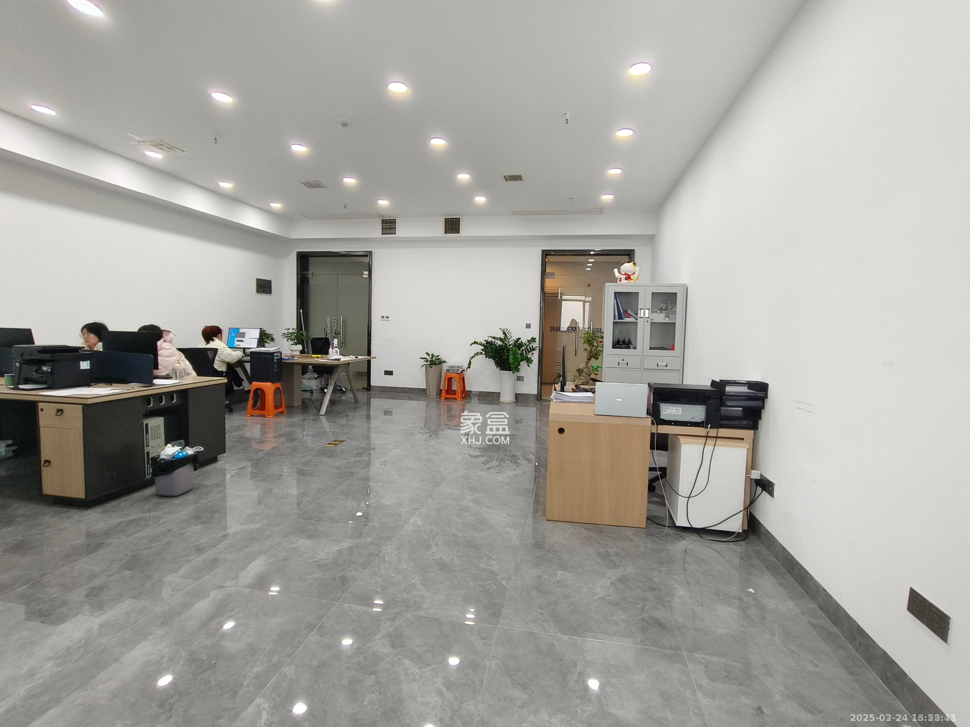 保利麓谷林语I区 1室1厅1卫 5000.0元/月 保利麓谷林语I区 1室1厅1卫 5000.0元/月室内图