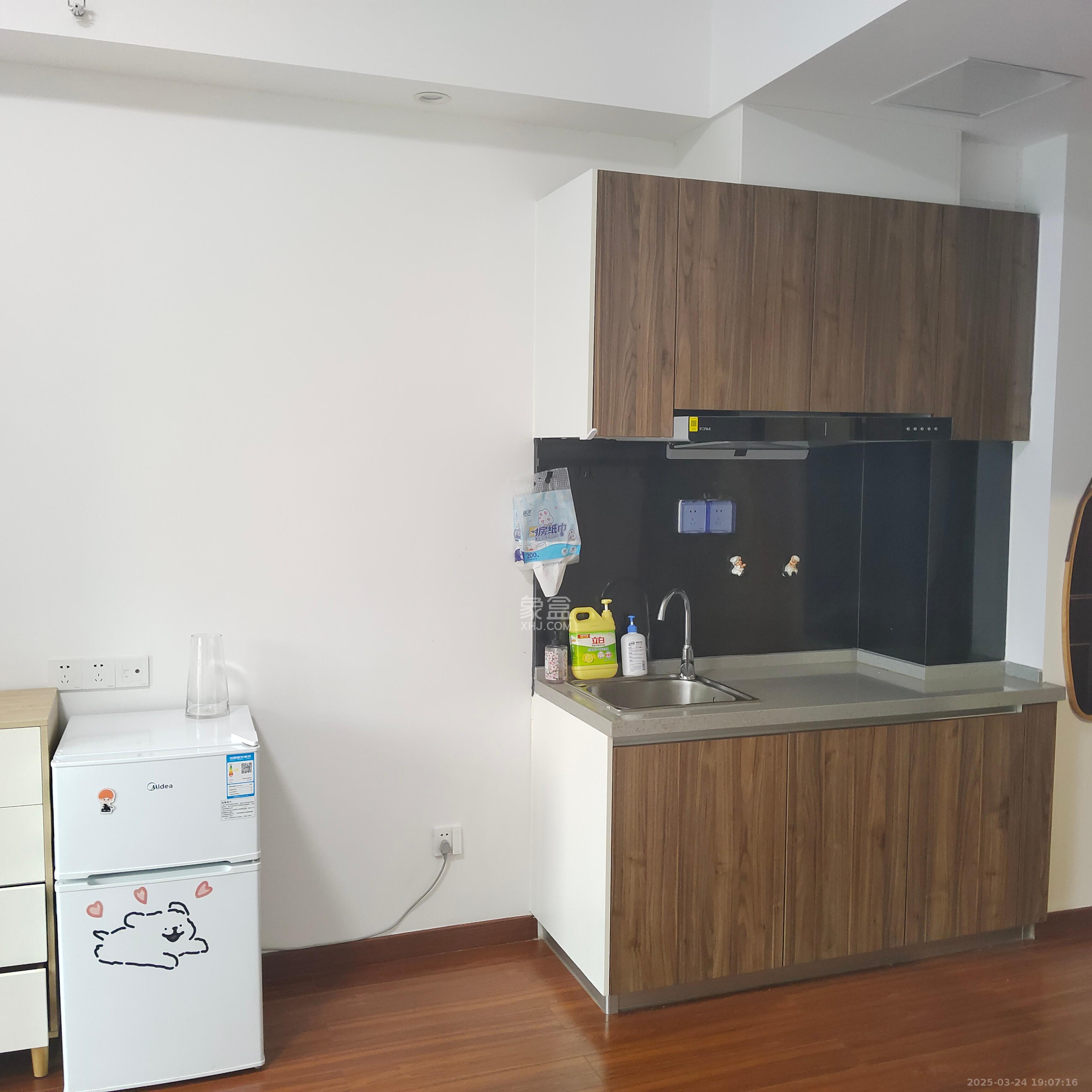 荣泰广场  1室0厅1卫   1400.00元/月室内图