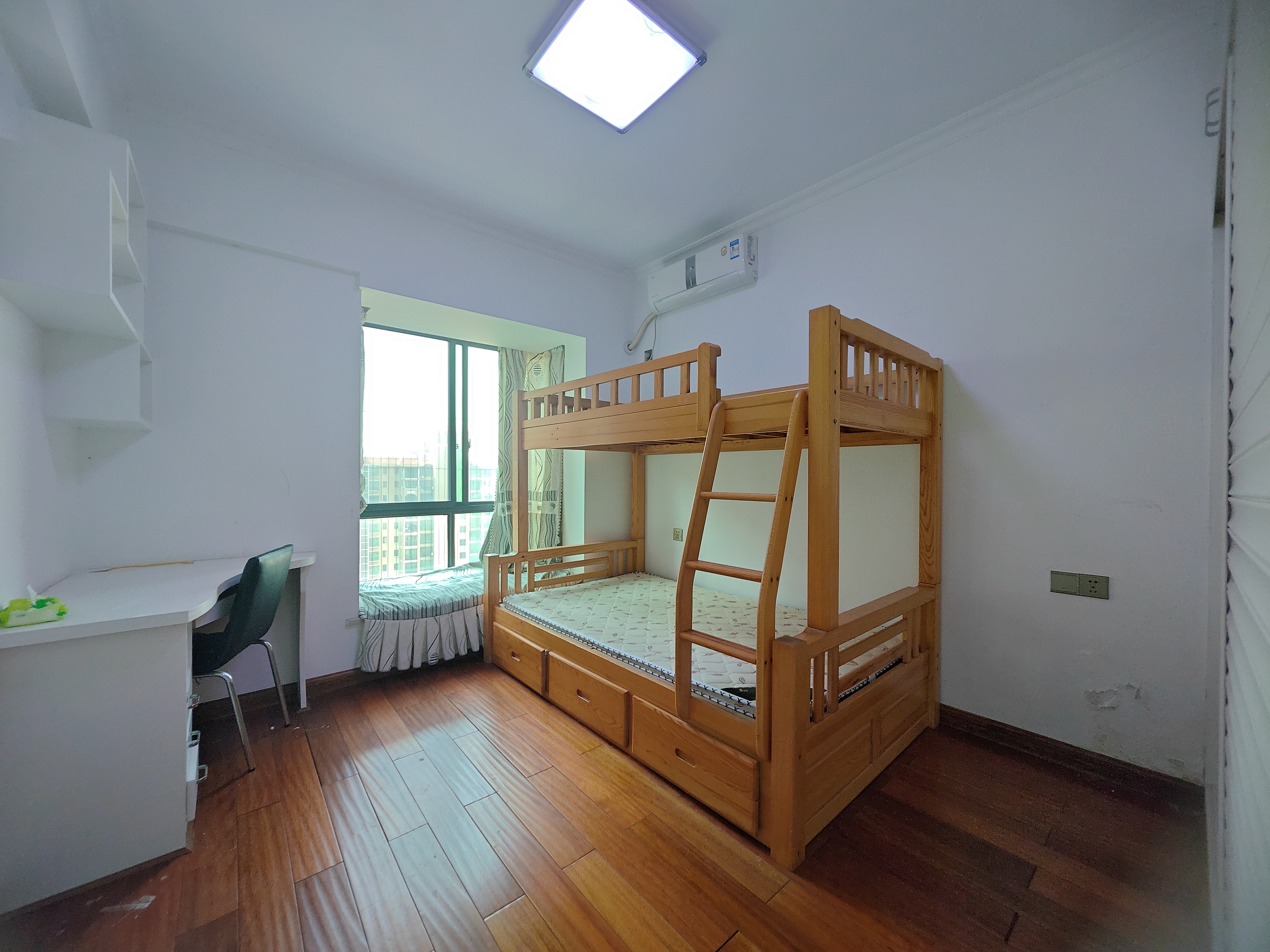 水映豪廷(一,二,三期) 3室2厅2卫 2300.0元/月 水映豪廷(一,二,三期) 3室2厅2卫 2300.0元/月室内图