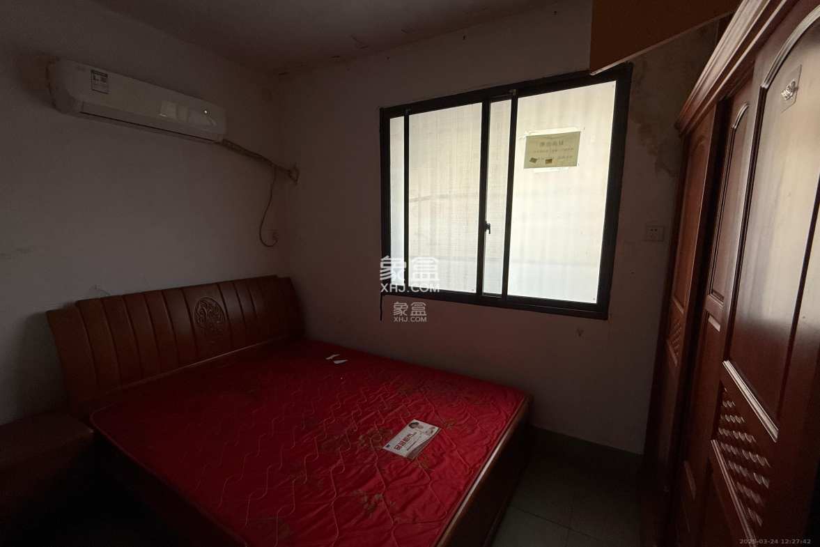 泡沫塑料厂宿舍  2室2厅1卫    1400.0元/月 泡沫塑料厂宿舍  2室2厅1卫    1400.0元/月室内图