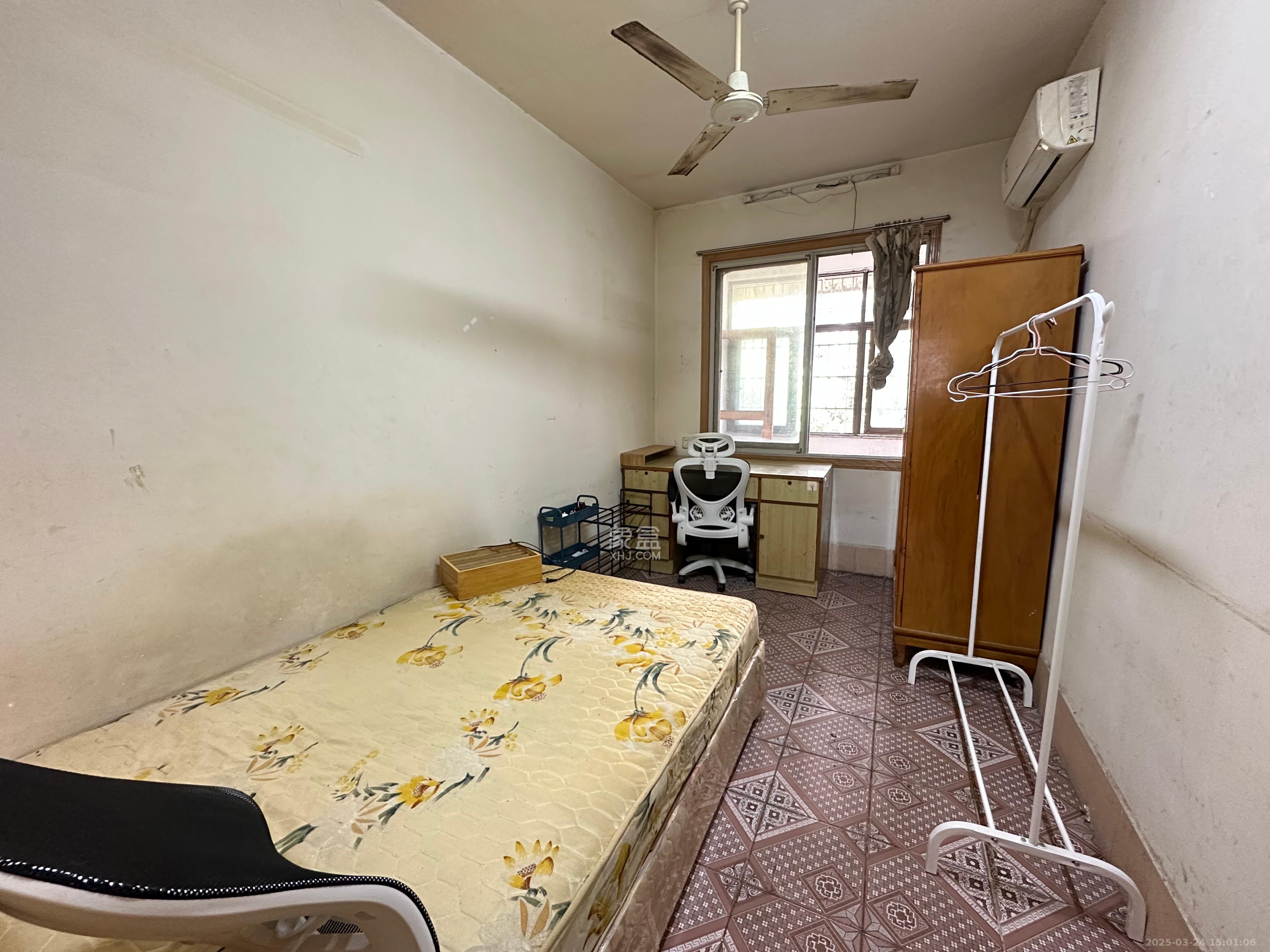 长沙理工大学侯家塘校区教职工宿舍  3室2厅1卫   2200.00元/月室内图