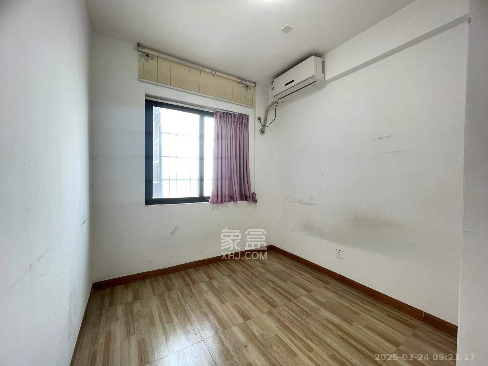 华城广场 2室2厅1卫 2200.0元/月 华城广场 2室2厅1卫 2200.0元/月室内图