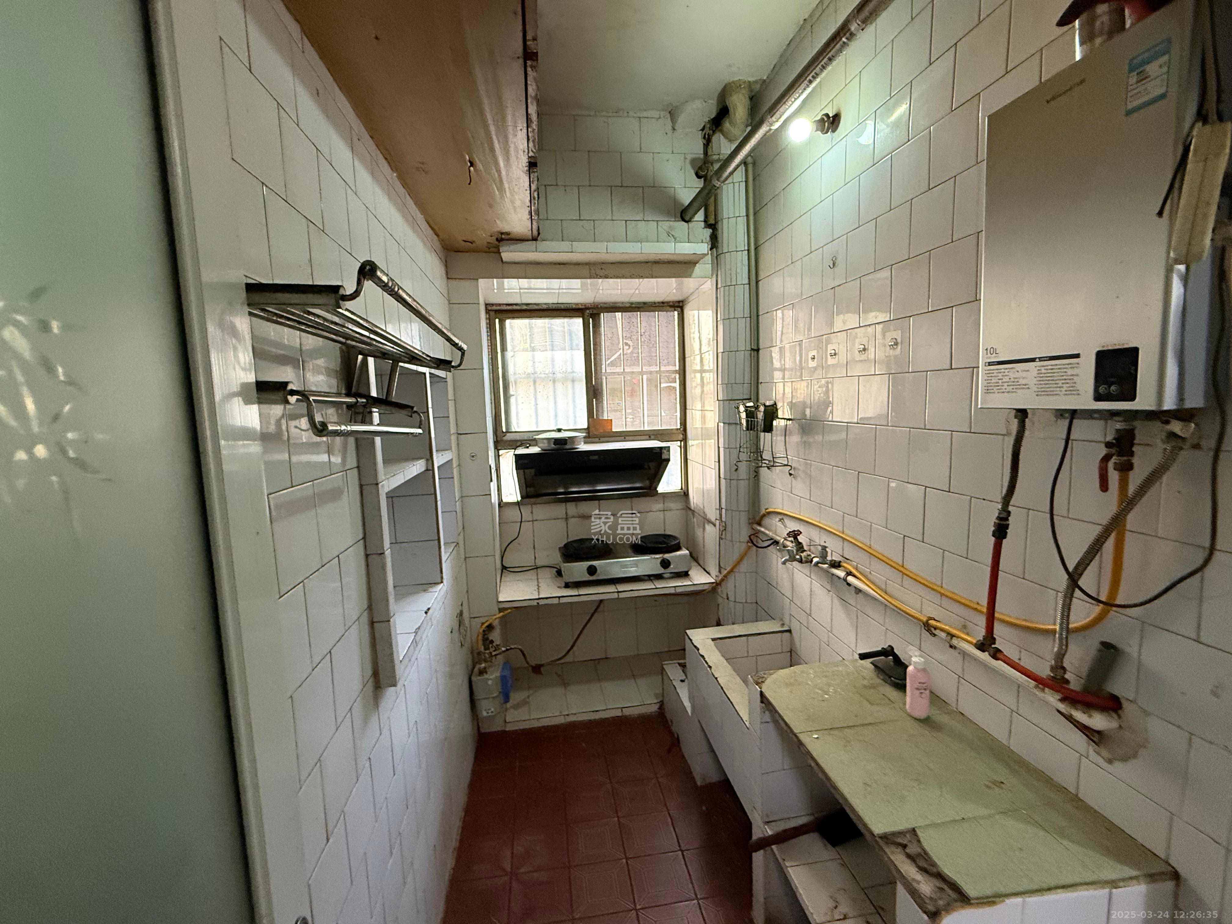 泡沫塑料厂宿舍  2室2厅1卫    1400.0元/月 泡沫塑料厂宿舍  2室2厅1卫    1400.0元/月户型图