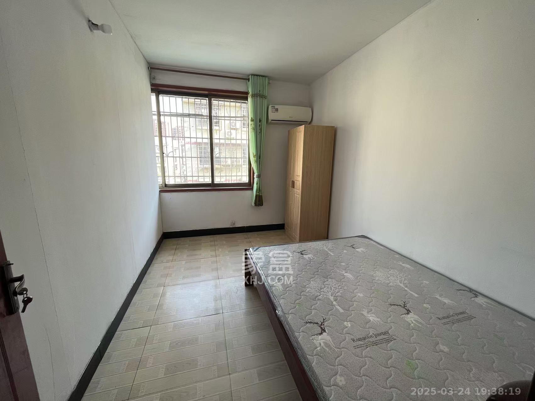 嘉盛华庭(一期、二期、三期) 1室0厅0卫 1500.0元/月 嘉盛华庭(一期、二期、三期) 1室0厅0卫 1500.0元/月室内图