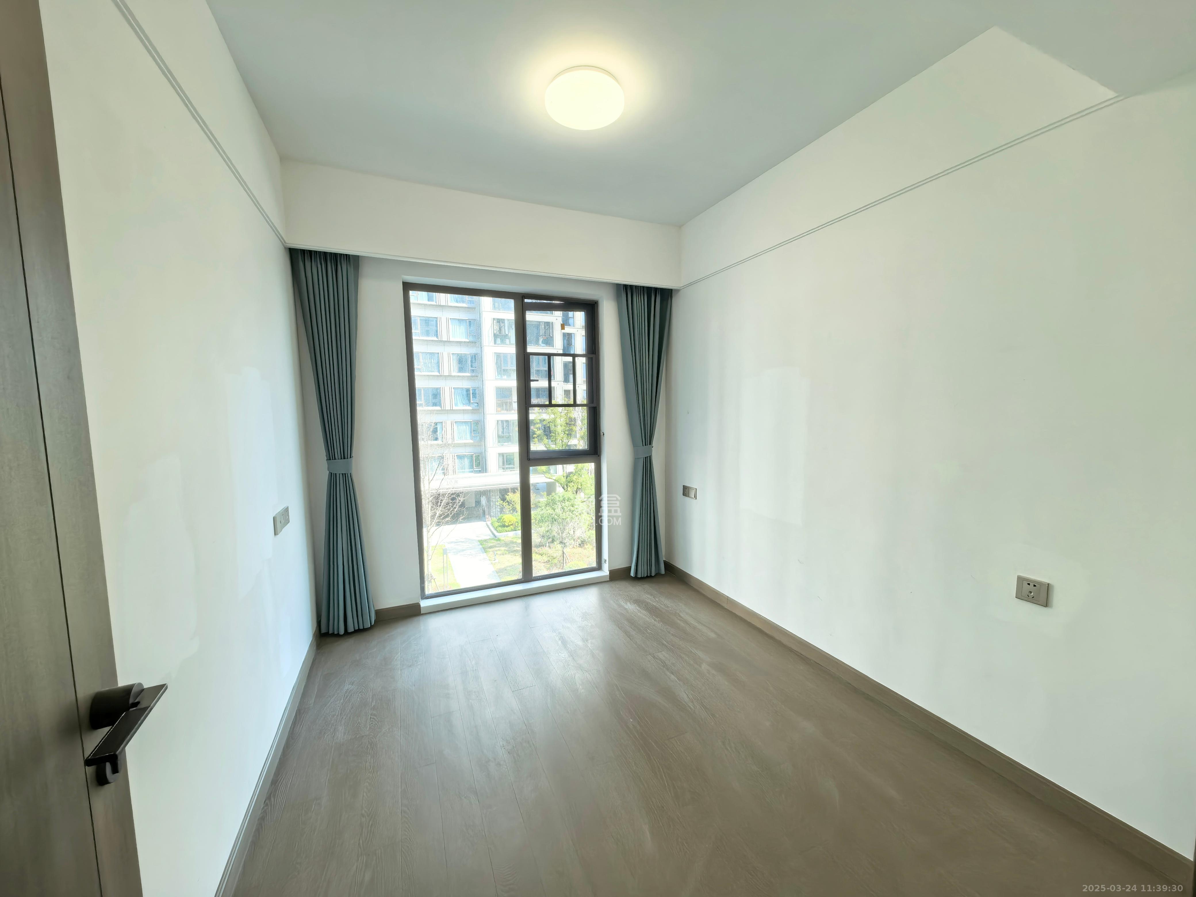 阳光城翡丽云邸  4室2厅2卫    2800.0元/月 阳光城翡丽云邸  4室2厅2卫    2800.0元/月室内图