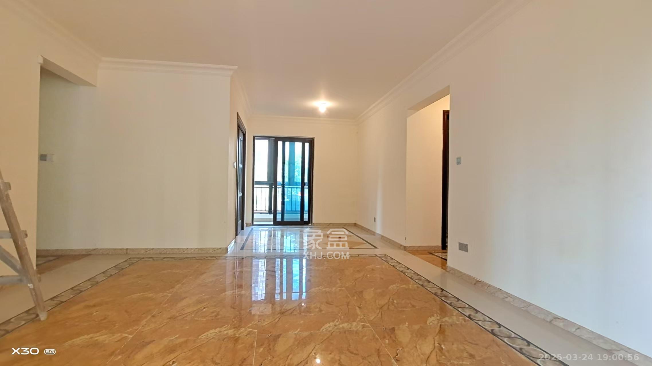 碧桂园高尔夫花园  4室2厅1卫    2300.0元/月 碧桂园高尔夫花园  4室2厅1卫    2300.0元/月