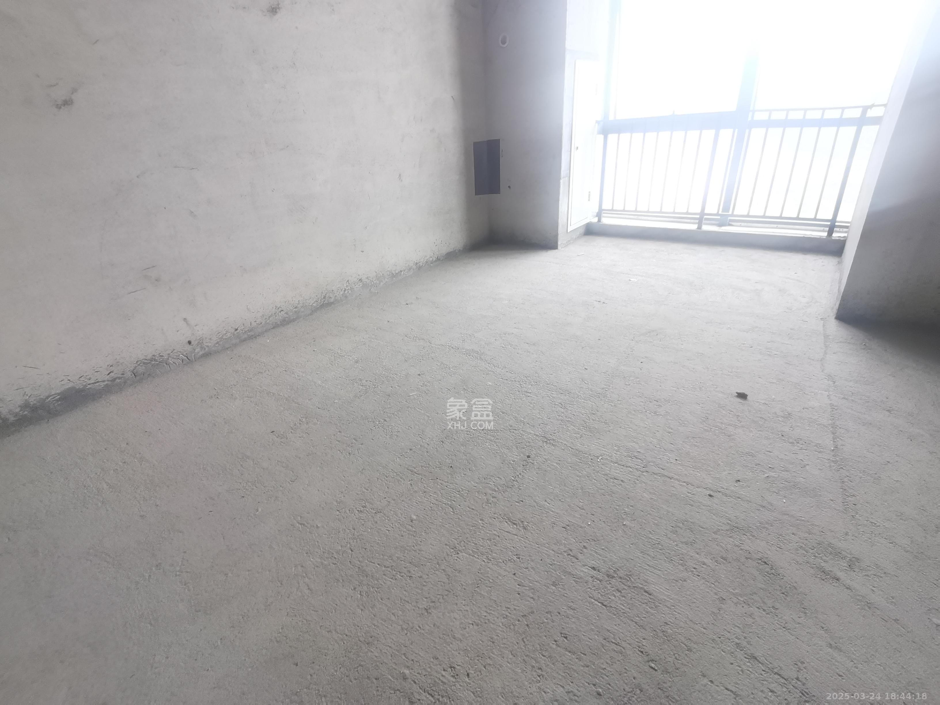 中建宝铂公馆  1室1厅1卫   2500.00元/月